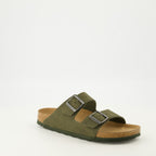 Immagine delle sandali Arizona del marchio Birkenstock per uomo - Stagione Autunno-Inverno 2025 - Vista tre quarti anteriore destra
