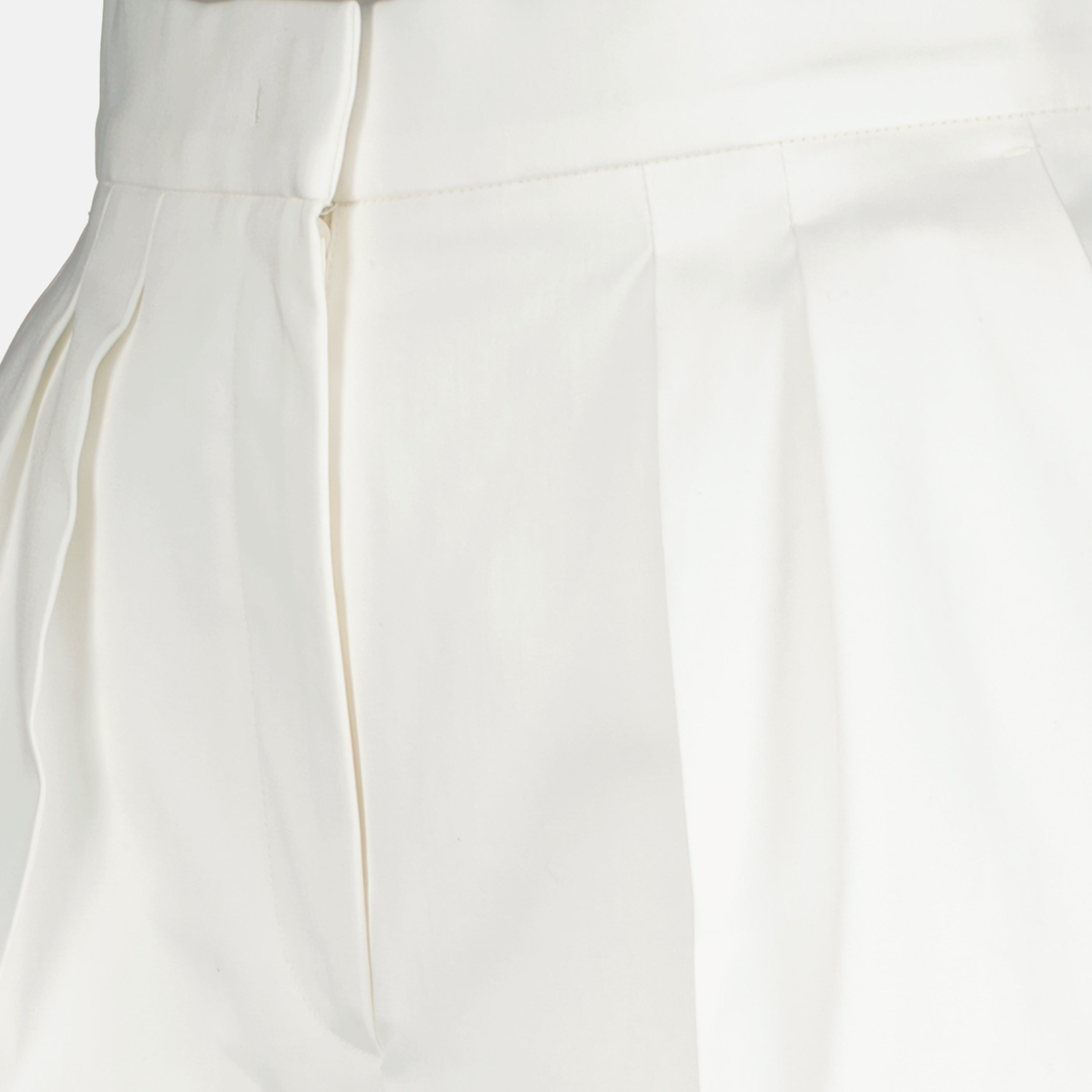 Bild des weißen Baumwollsatin-Shorts von Max Mara für Damen - Frühjahr-Sommer 2026 - Detailansicht_1