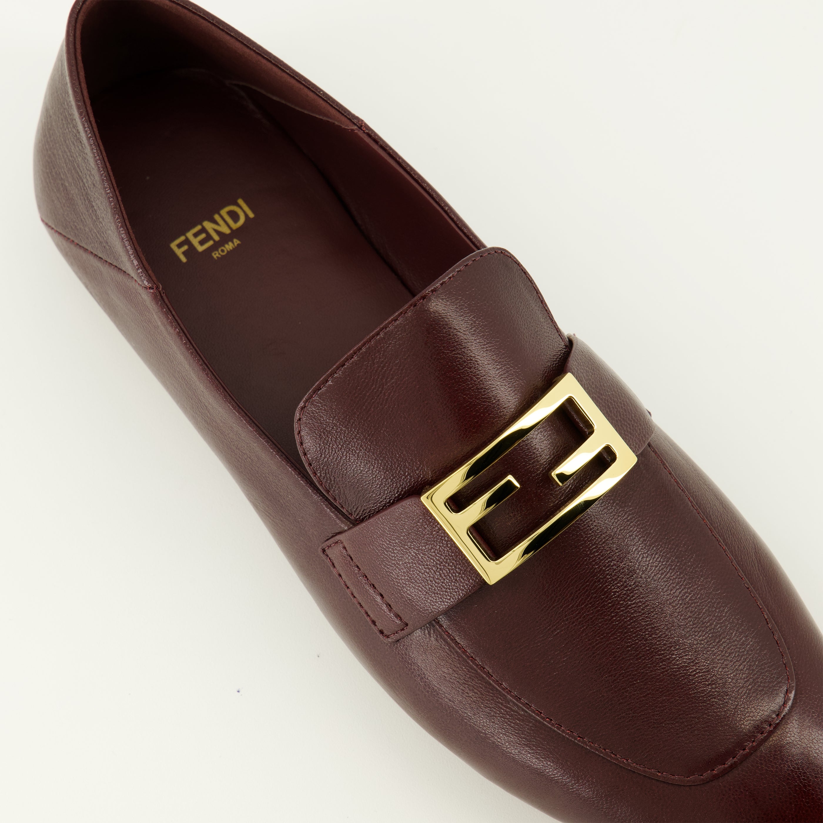 Image de l'article Mocassins Baguette en cuir nappa bordeaux de la marque Fendi pour Femme - Saison Printemps-Été 2026 - Vue détaillée_4