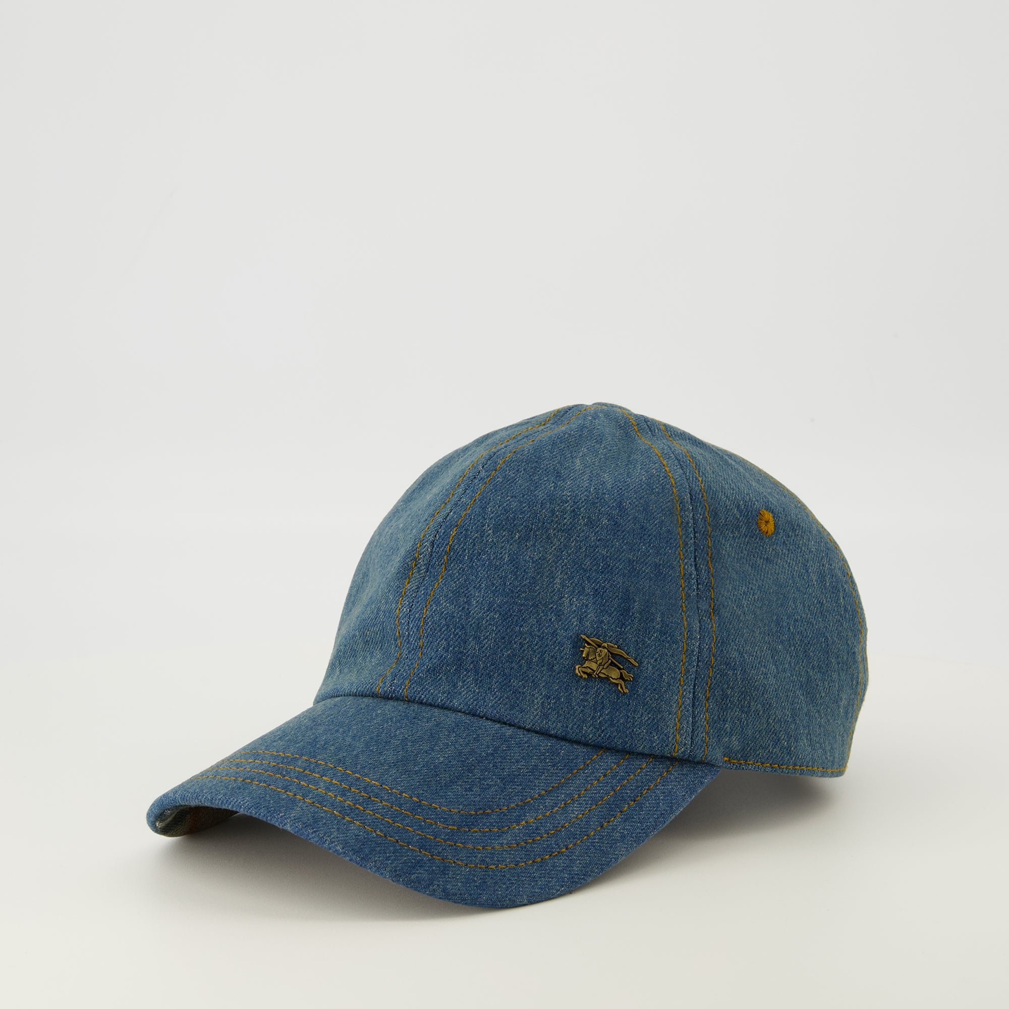 Image de l'article Casquette en denim bleu de la marque Burberry pour Unisex - Saison Printemps-Été 2026 - Vue de Dos