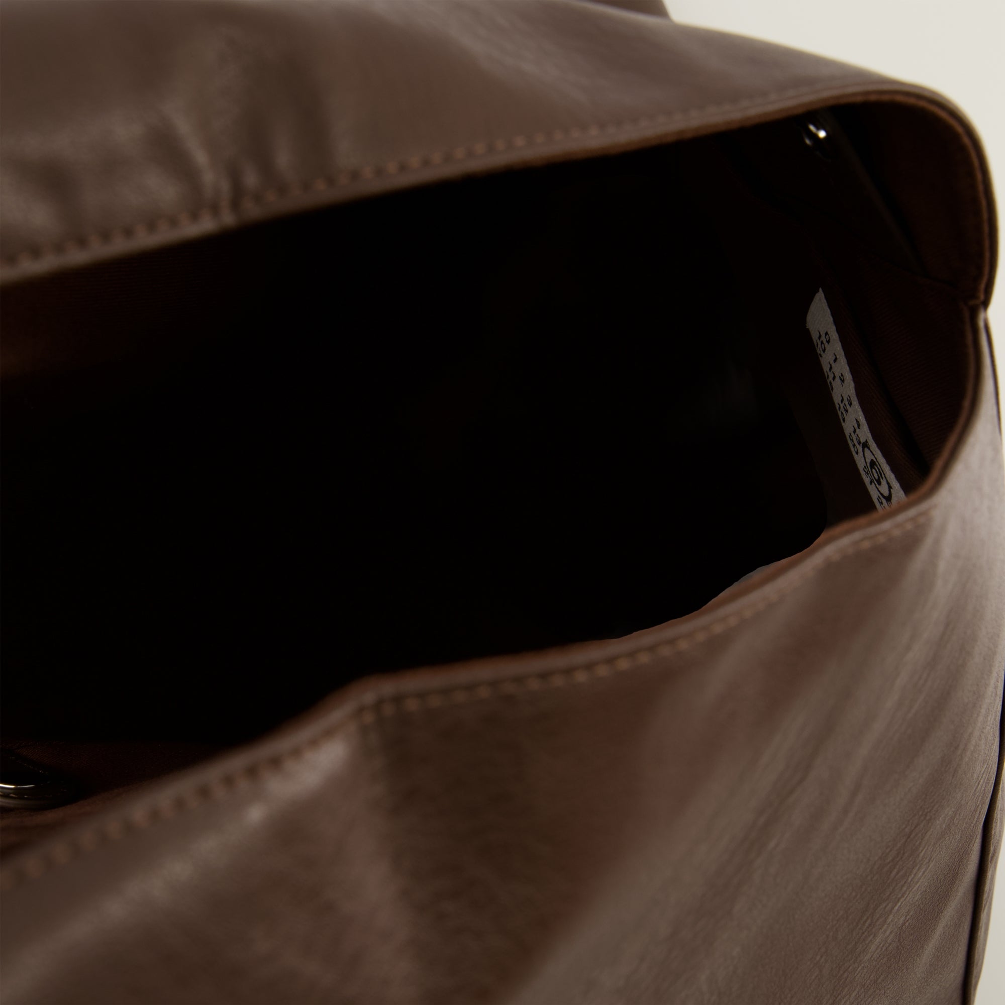 Immagine dell'articolo Borsa Giapponese Classica del marchio Mm6 per Donna - Stagione Autunno-Inverno 2025 - Vista Dettagliata 3