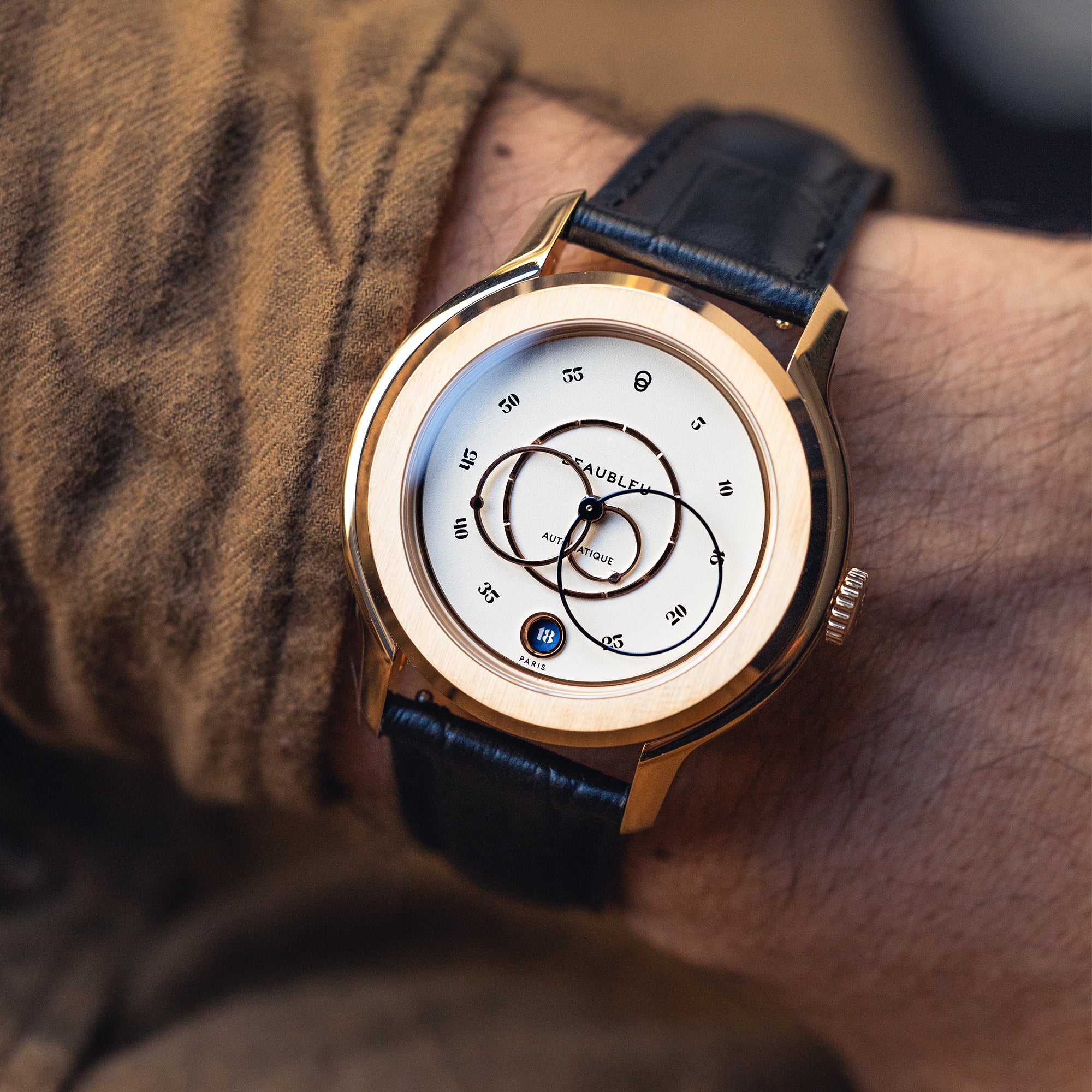 Image de l'article Montre Ecce Lys de la marque Beaubleu pour Unisex - Saison Automne-Hiver 2025 - Vue de Dos