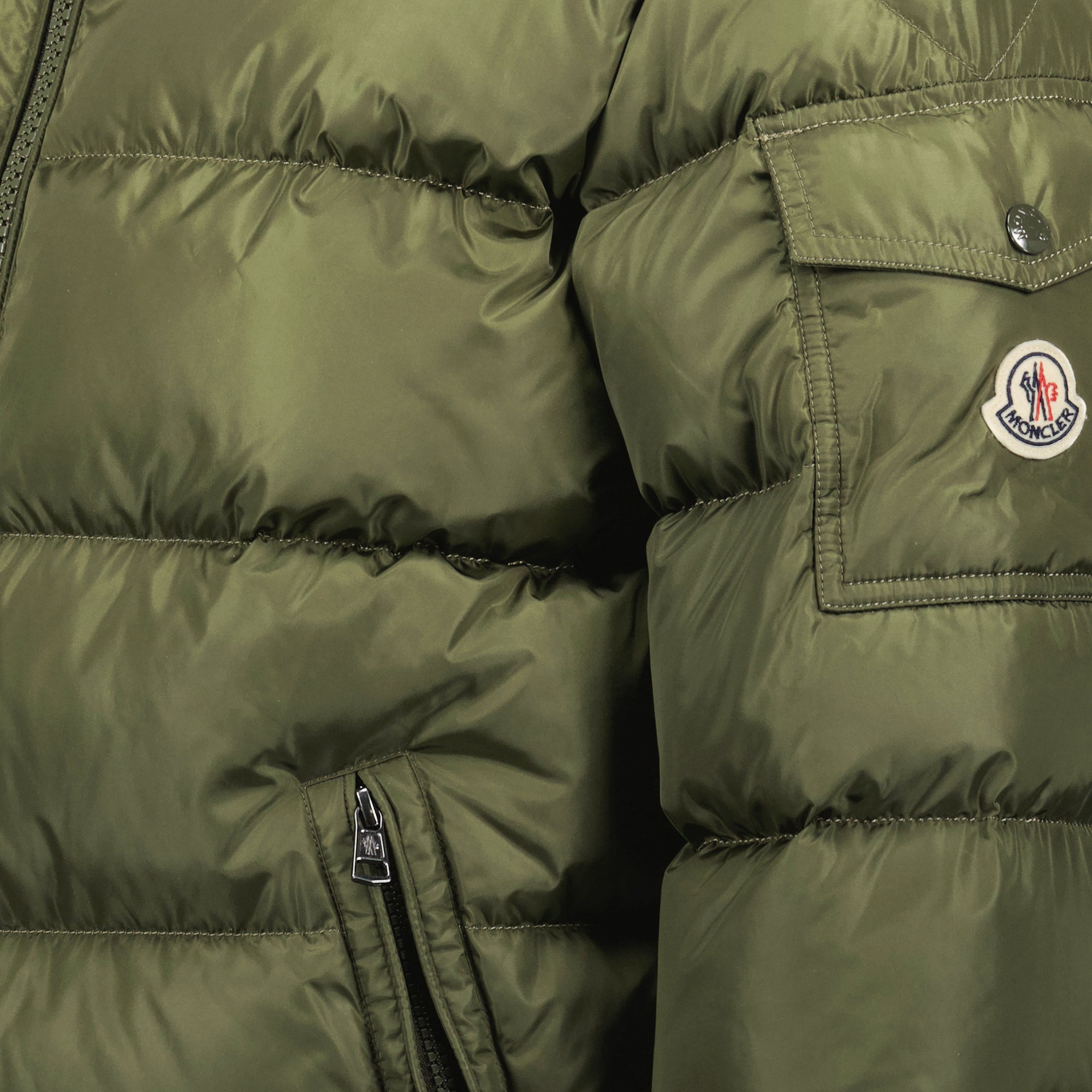 Imagem do artigo Doudoune Maya da marca Moncler para Homem - Temporada Outono-Inverno 2025 - Vista Detalhada_3