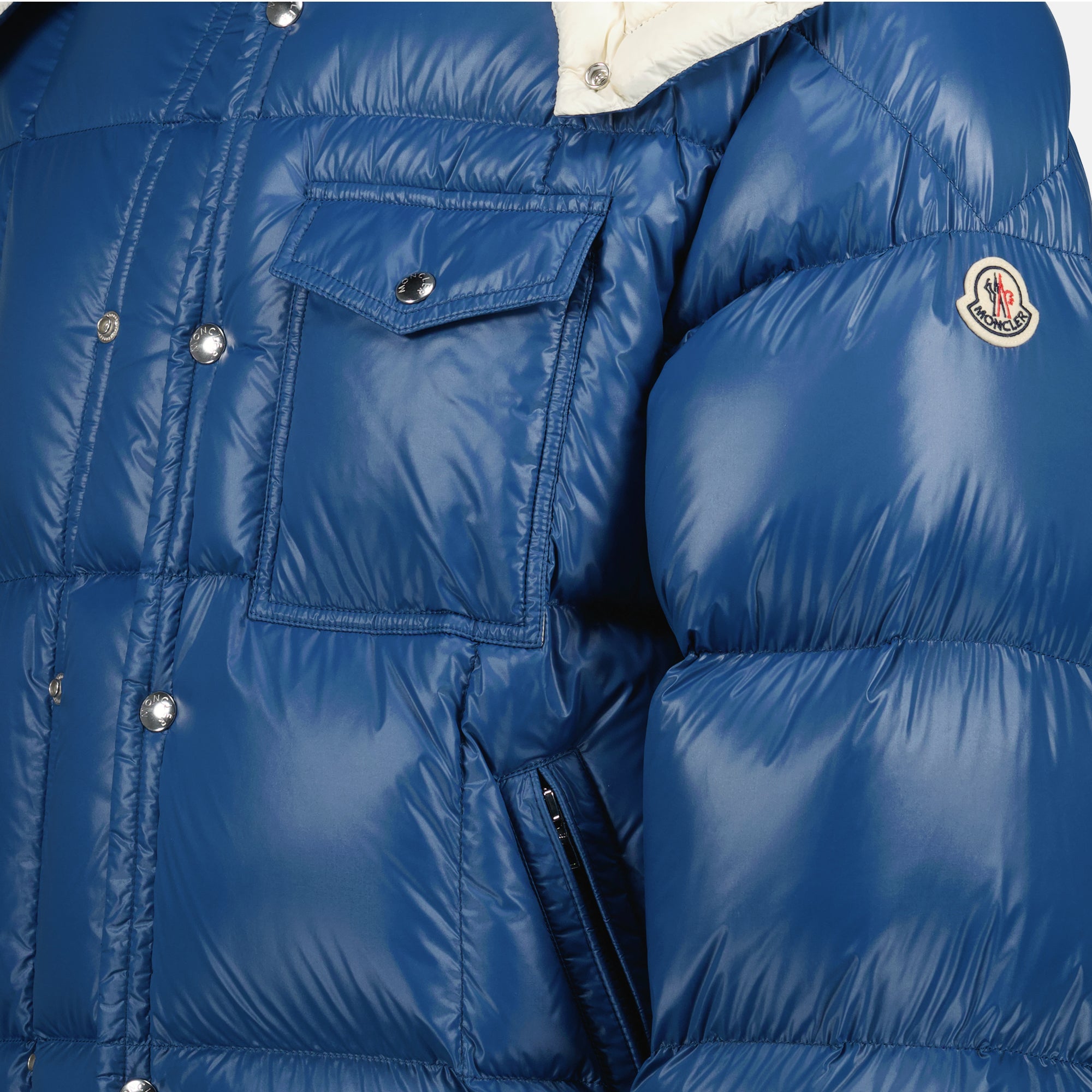 Imagem do artigo Doudoune Serfanto da marca Moncler para Homem - Temporada Outono-Inverno 2025 - Vista Detalhada_3