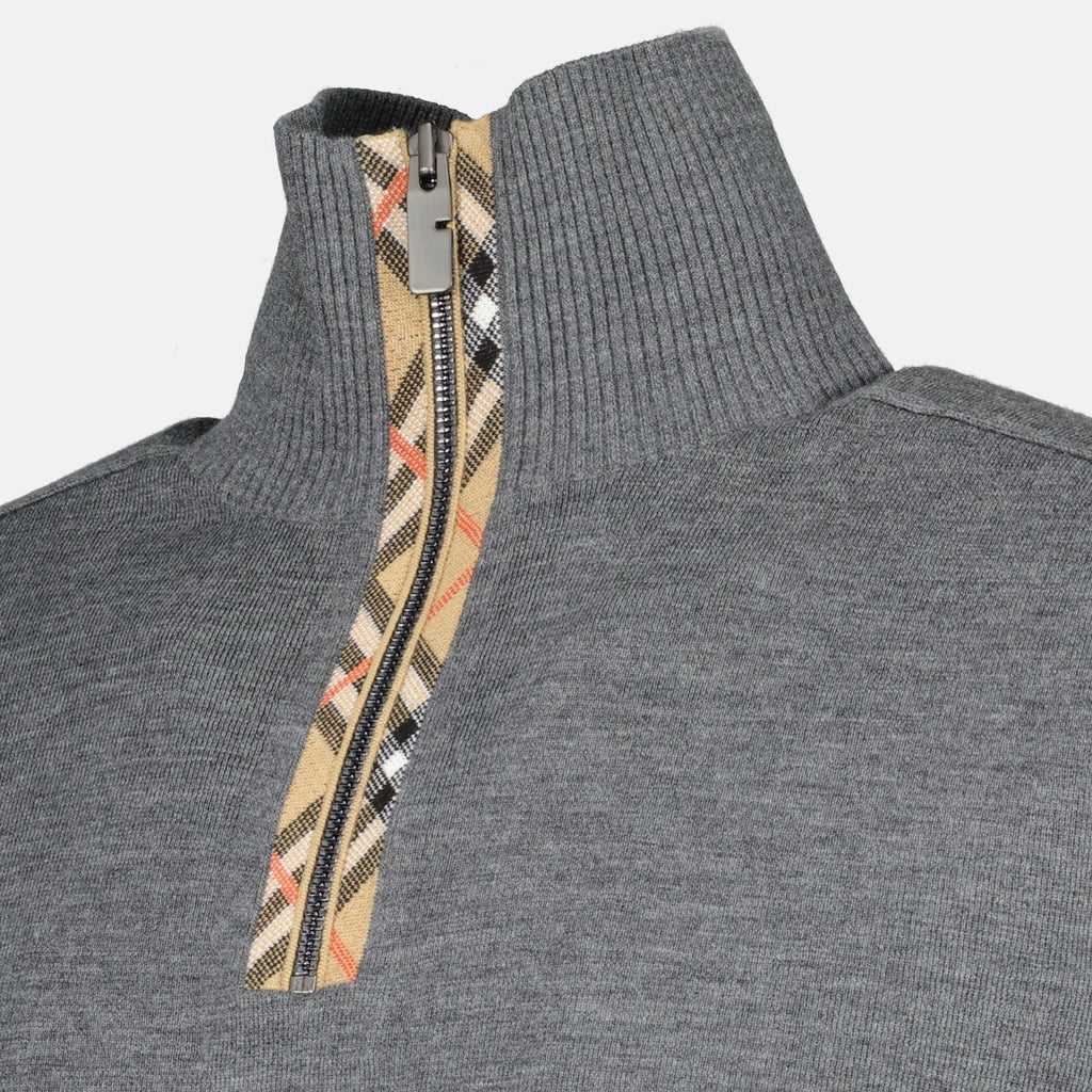 Immagine del maglione grigio in lana con zip da uomo di Burberry - Primavera-Estate 2026 - Vista Dettagliata 1