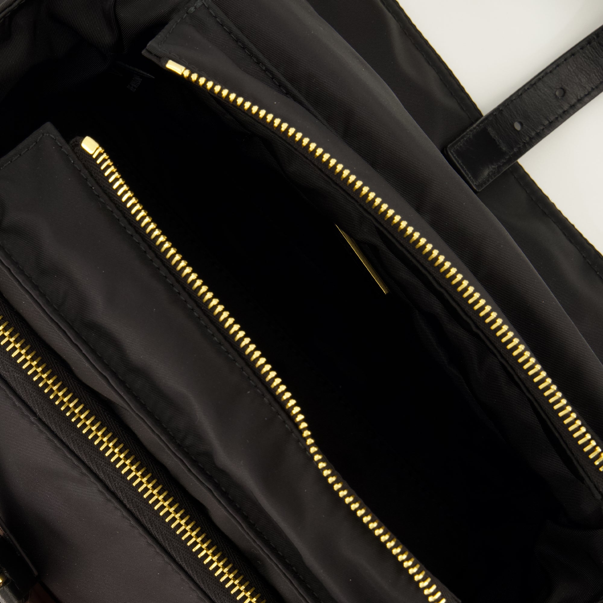 Sacs à main et épaule ブラック Re-Nylon のエクスプロア バッグ Prada Noir Femme