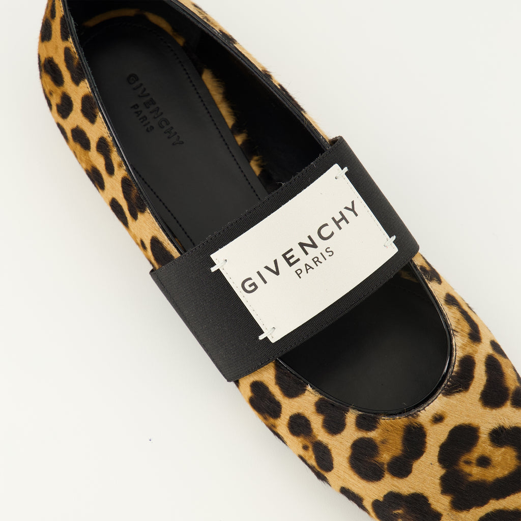 Image de l'article Ballerines Sliced Square motif léopard de la marque Givenchy pour Femme - Saison Printemps-Été 2026 - Vue détaillée de haut