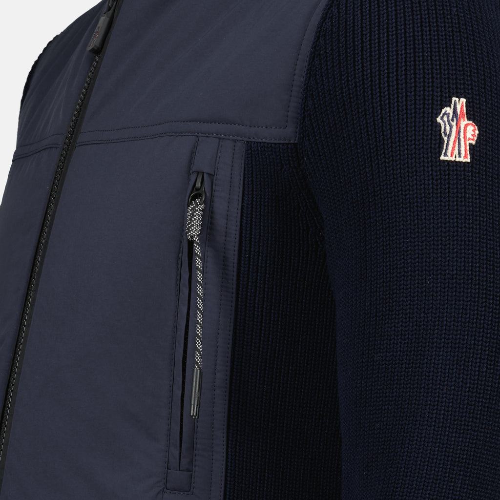 Image de l'article Veste cardigan bi-matière bleu de la marque Moncler Grenoble pour Homme - Saison Printemps-Été 2026 - Vue détaillée_1