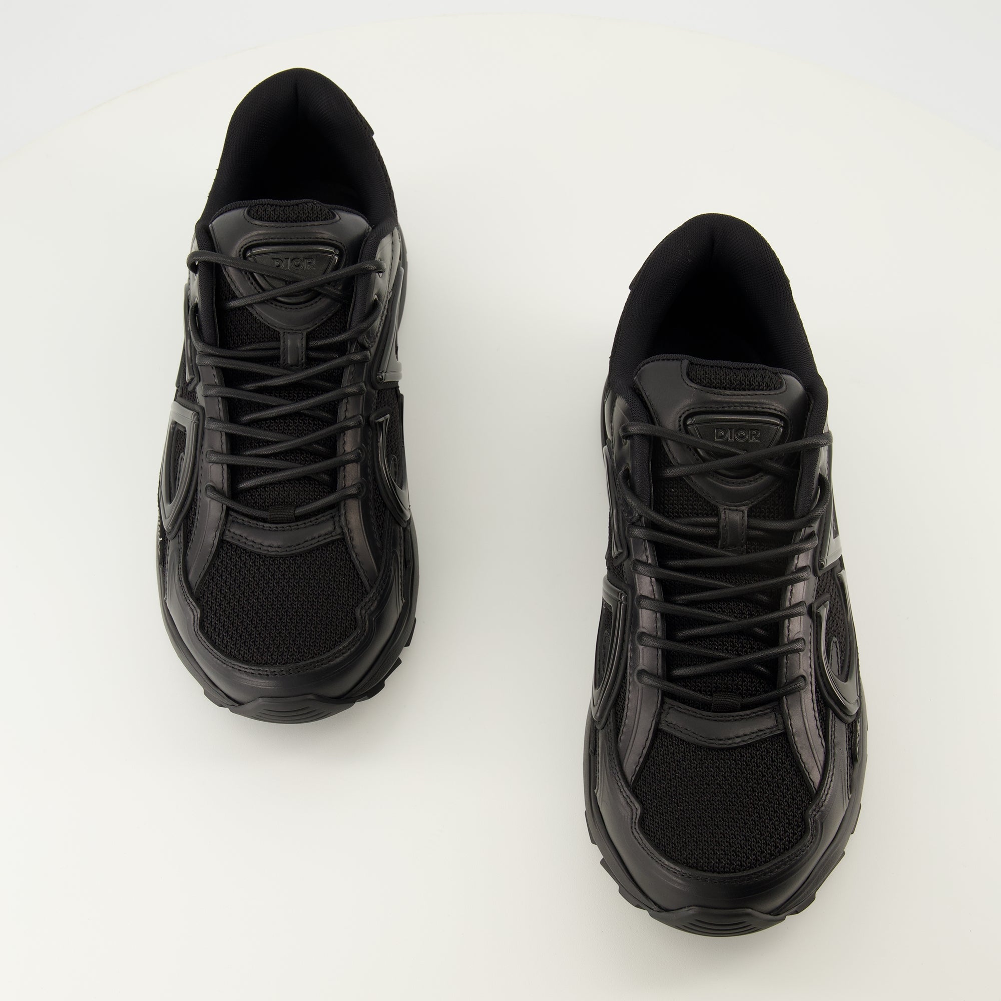 Bild der B30 schwarzen Sneakers der Marke Dior für Herren - Herbst-Winter Saison 2025 - Draufsicht auf das Paar Schuhe