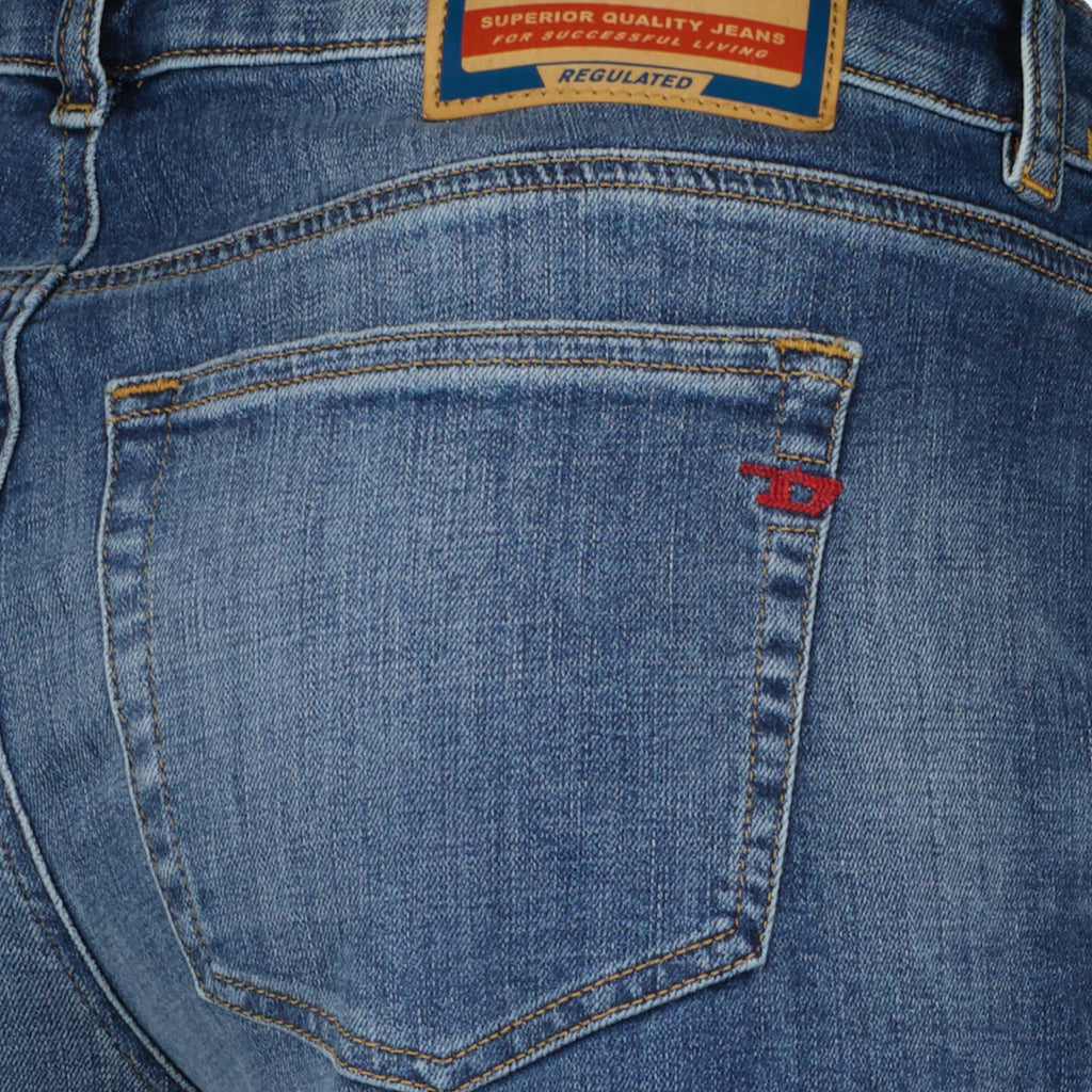 여성을 위한 디젤 D-Ebbey L.30 청바지 이미지 - 2025 가을-겨울 - 상세 보기_1