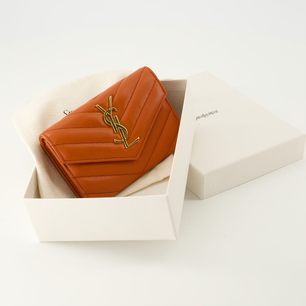 Image of the Saint Laurent Cassandre Wallet for Women - Autumn-Winter 2025 - Detailed View_3