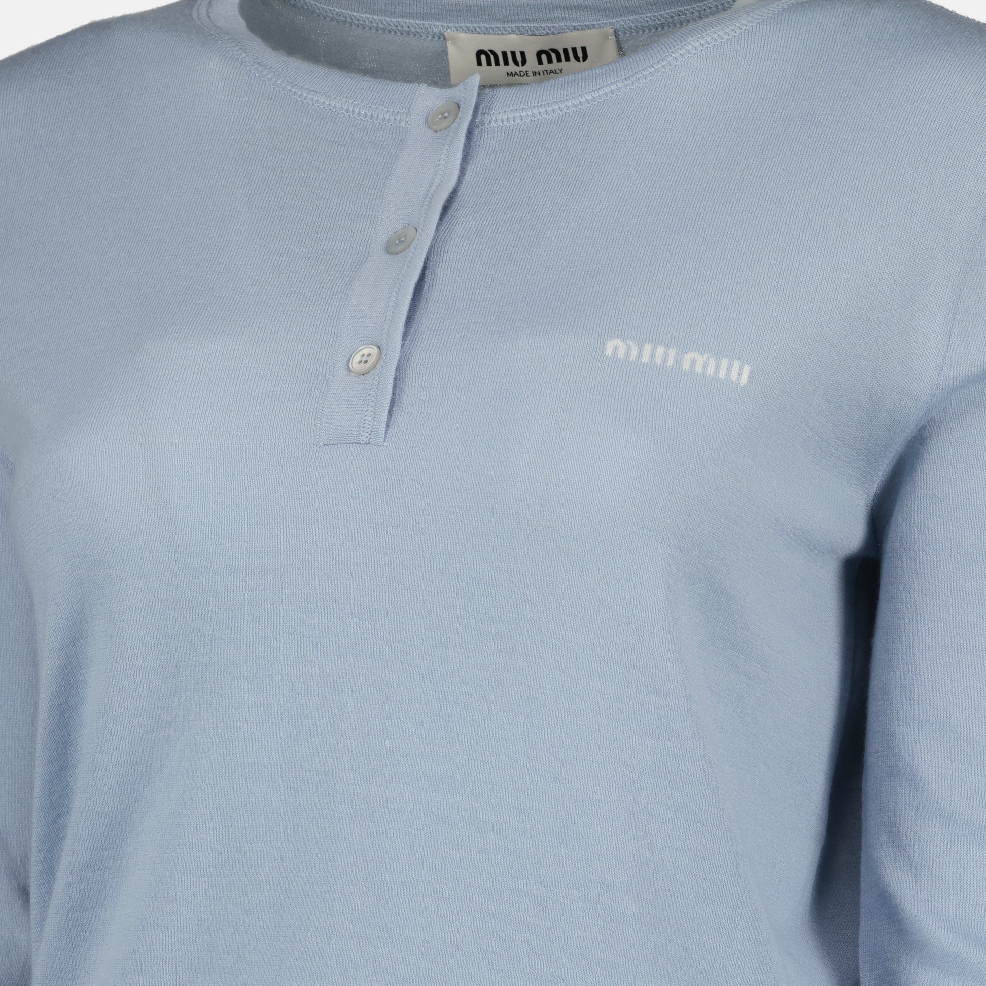 Image de l'article Pull Henley en cachemire de la marque Miu Miu pour Femme - Saison Printemps-Été 2026 - Vue détaillée_1