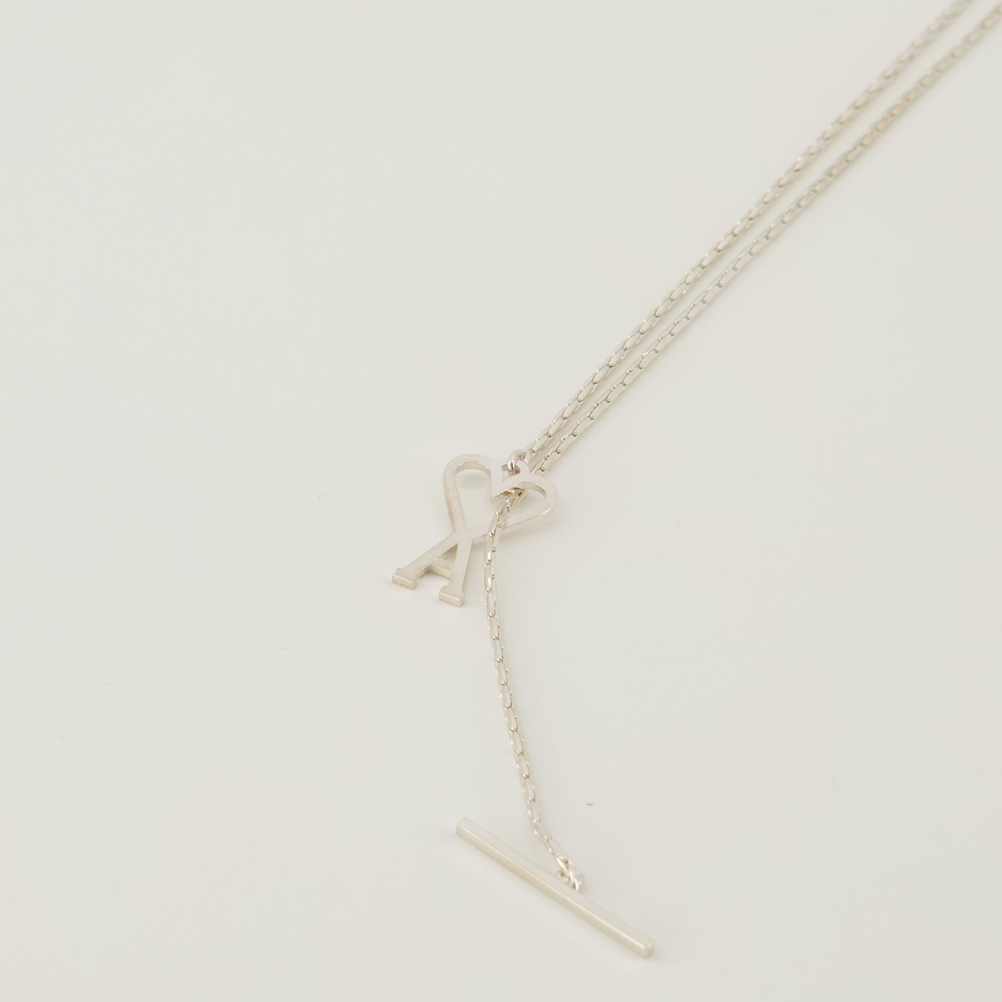 Image de l'article Collier AMI de coeur argenté de la marque Ami PARIS pour Unisex - Saison Printemps-Été 2026 - Vue détaillée_2