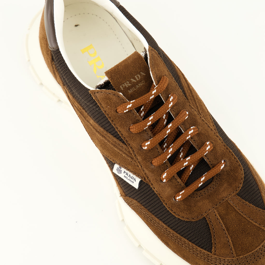 Baskets Sapatilhas de Malha e Camurça Castanhas Prada Marron Femme