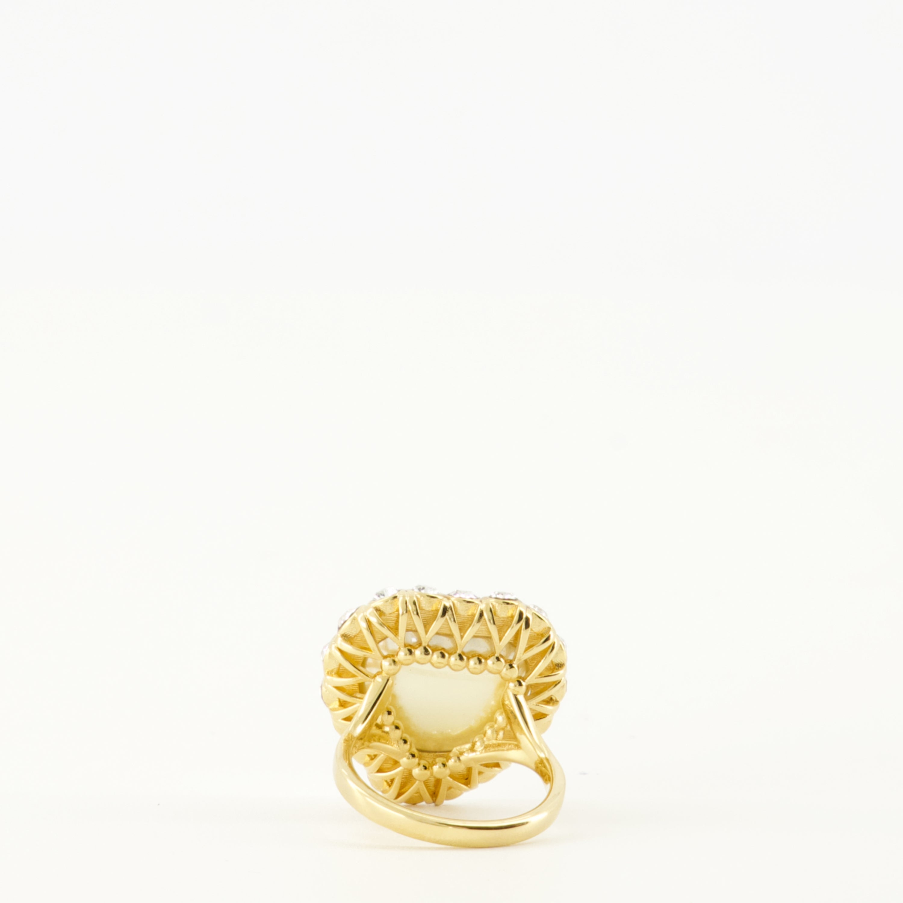 Image de l'article Bague Coeur avec cristaux Swarovski® de la marque Valentino Garavani pour Femme - Saison Printemps-Été 2026 - Vue de Dos