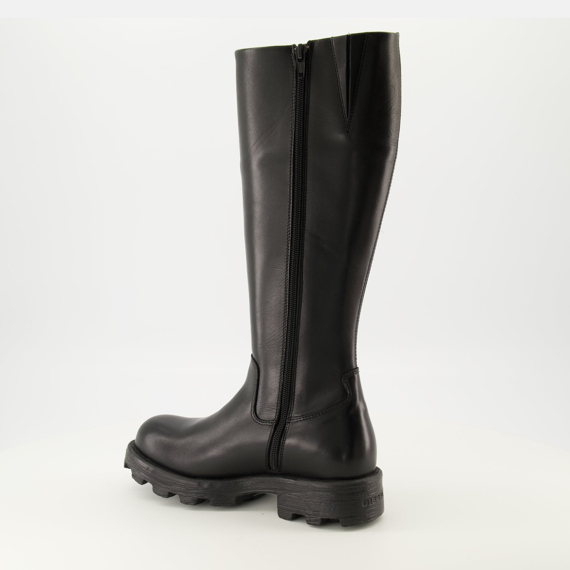Image of the Diesel D-Hammer Boots for Women - Fall-Winter 2025 - Three-quarter back right view