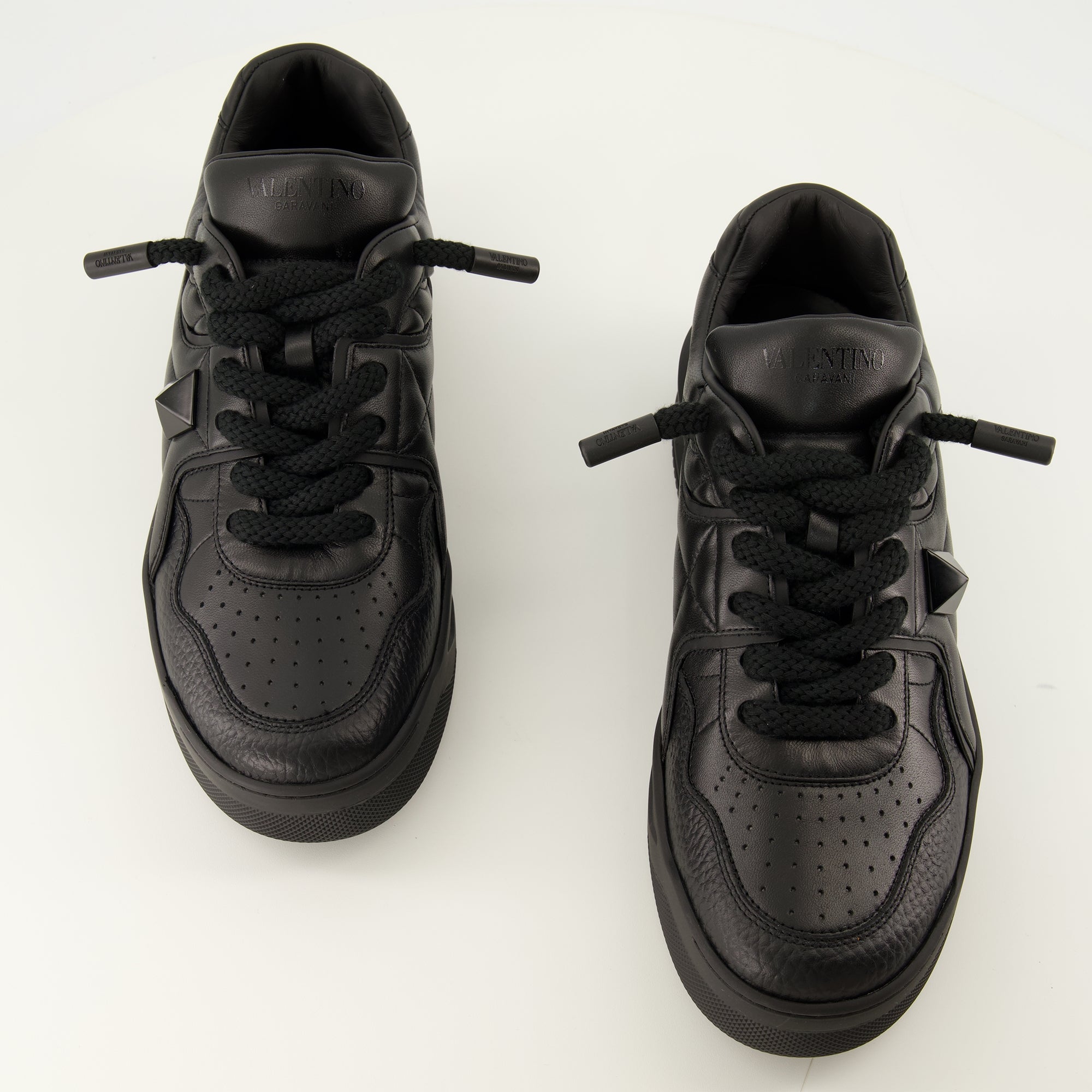 Baskets 원 스터드 XL 블랙 스니커즈 Valentino Garavani Noir Homme