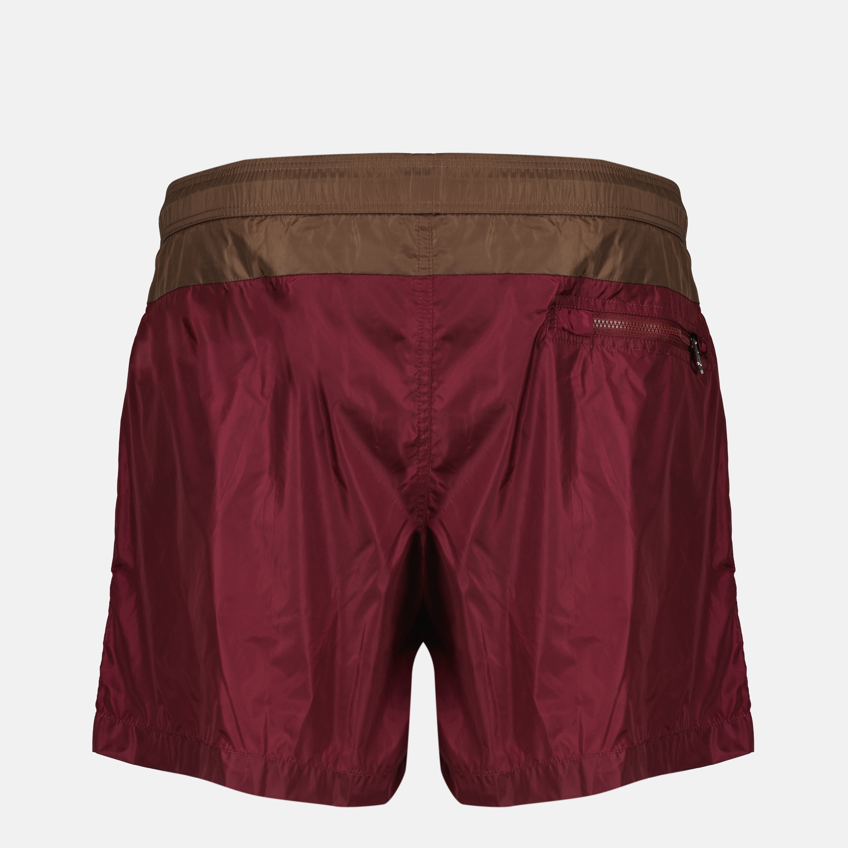 Image de l'article Short de bain bordeaux en nylon de la marque Moncler pour Homme - Saison Printemps-Été 2026 - Vue de Dos