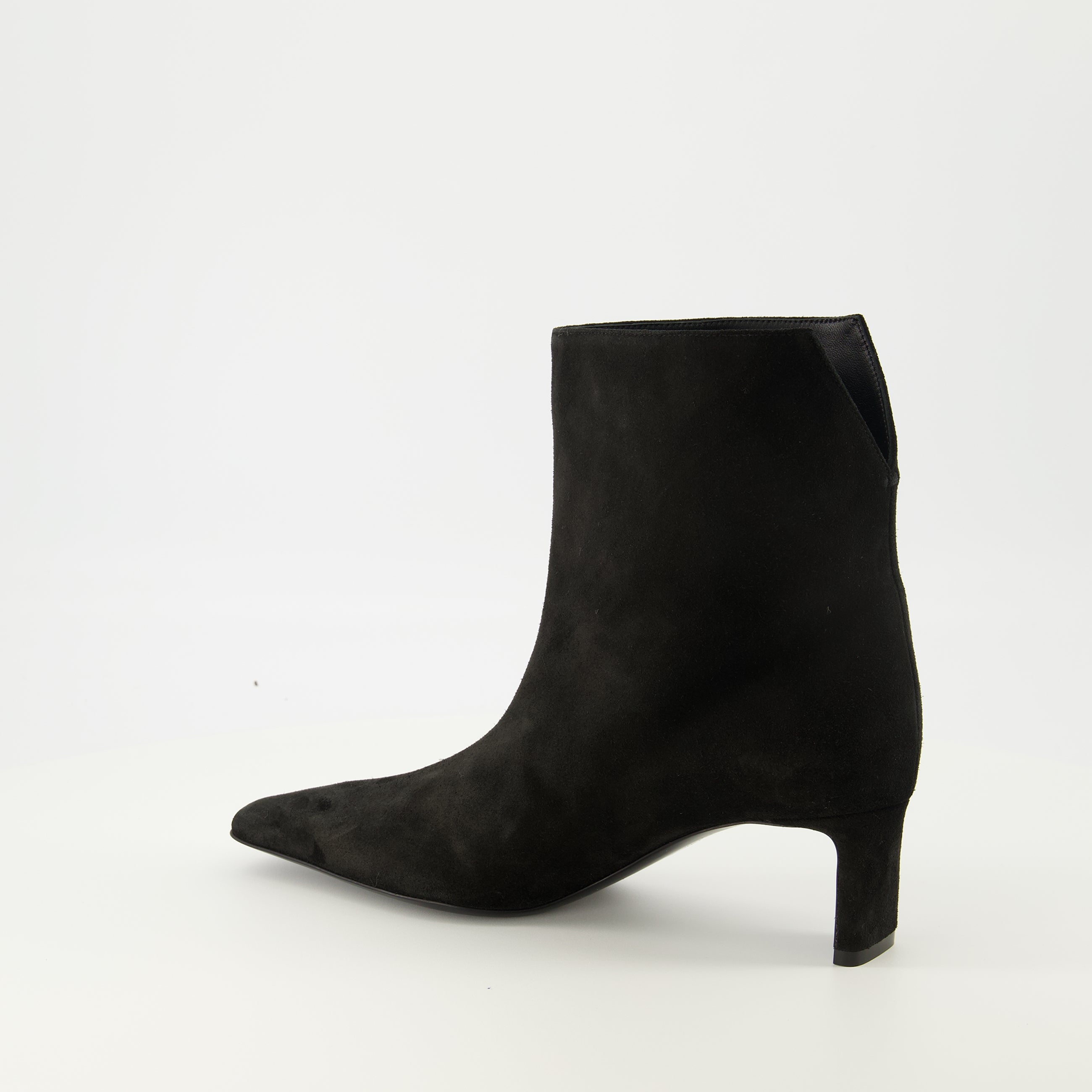 Image de l'article Bottines Ona noir de la marque Khaite pour Femme - Saison Automne-Hiver 2025 - Vue trois quarts arrière droite