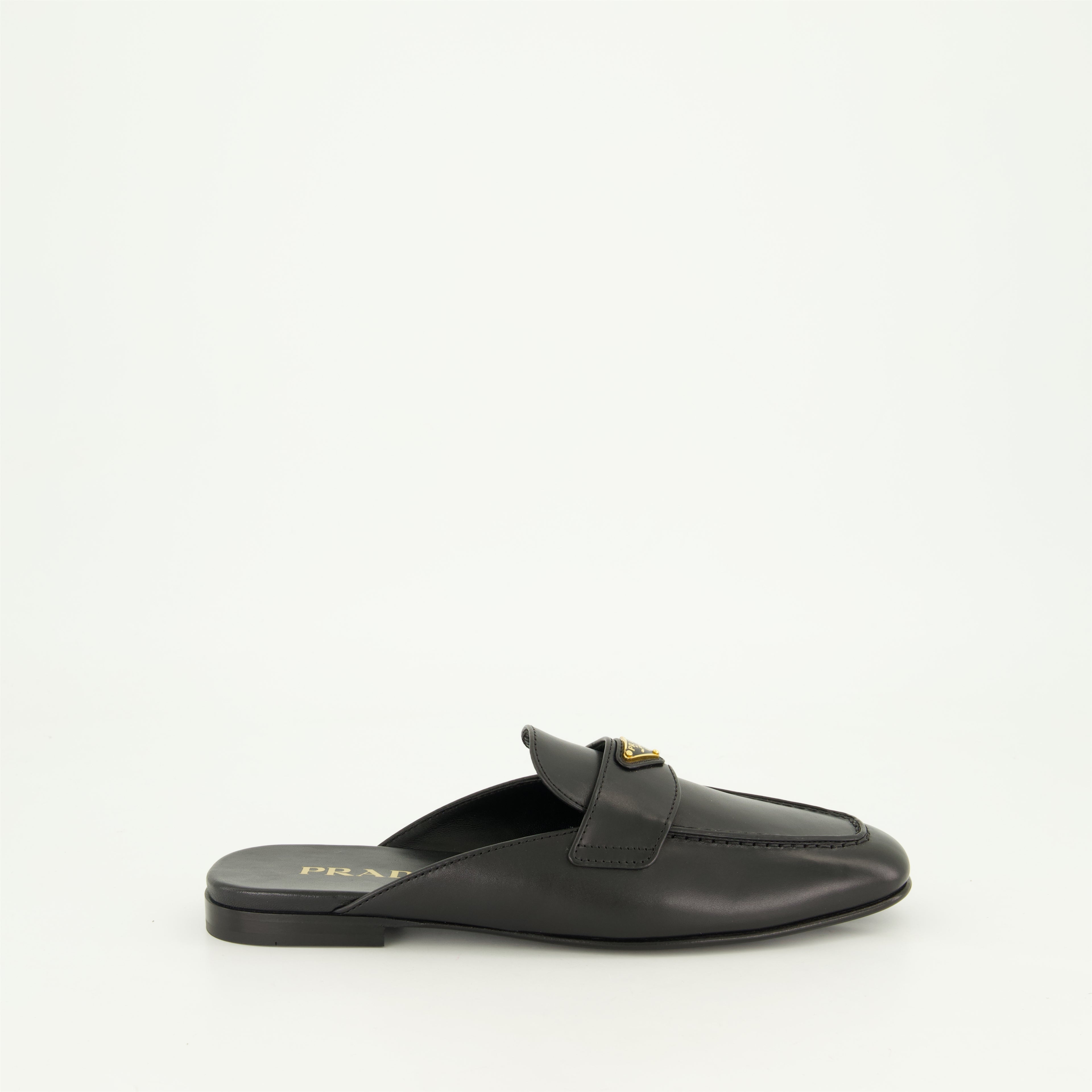 Chaussures ouvertes Mules en cuir Prada Noir Femme