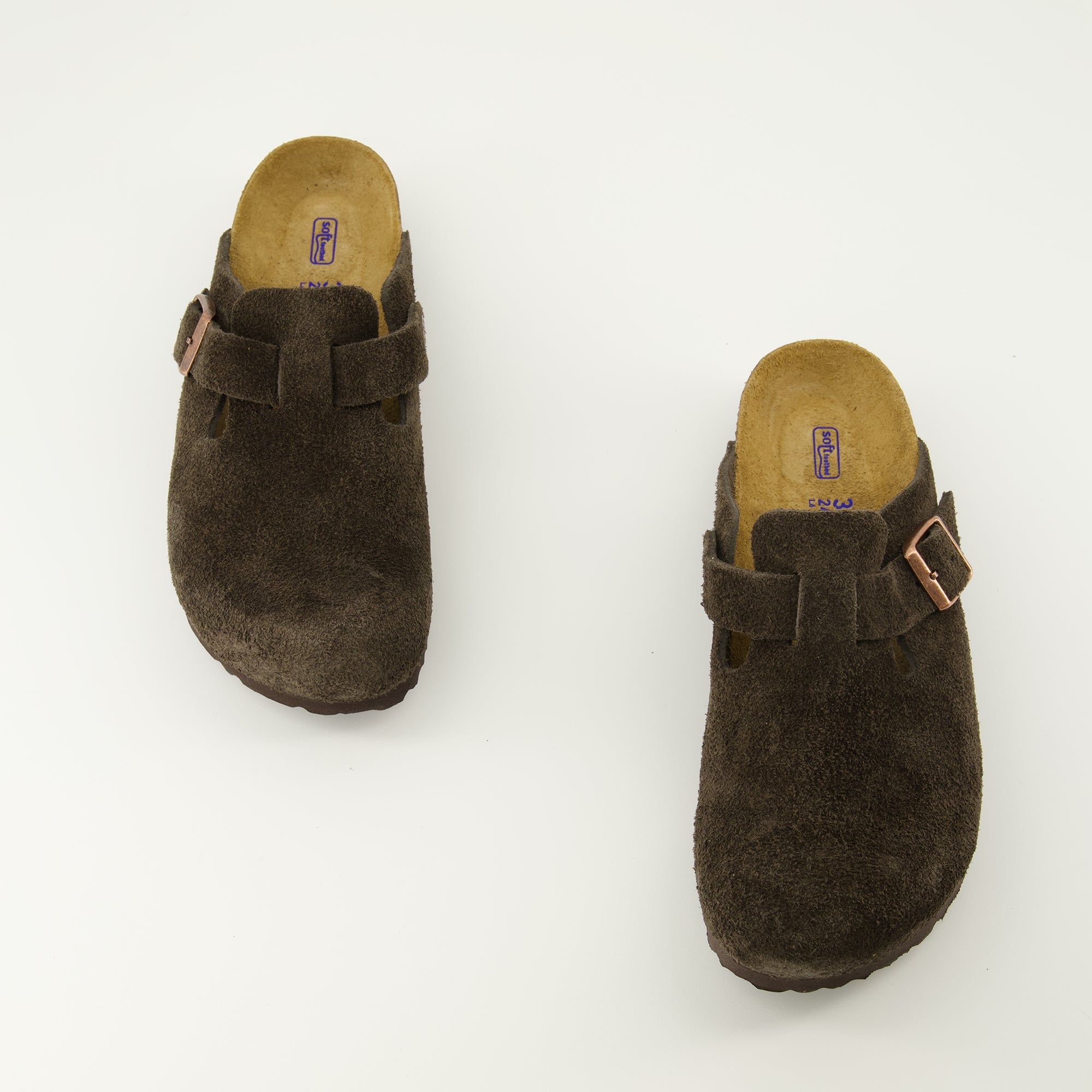 Image de l'article Mules Boston marron de la marque Birkenstock pour Unisex - Saison Printemps-Été 2026 - Vue de dessus paire de chaussure
