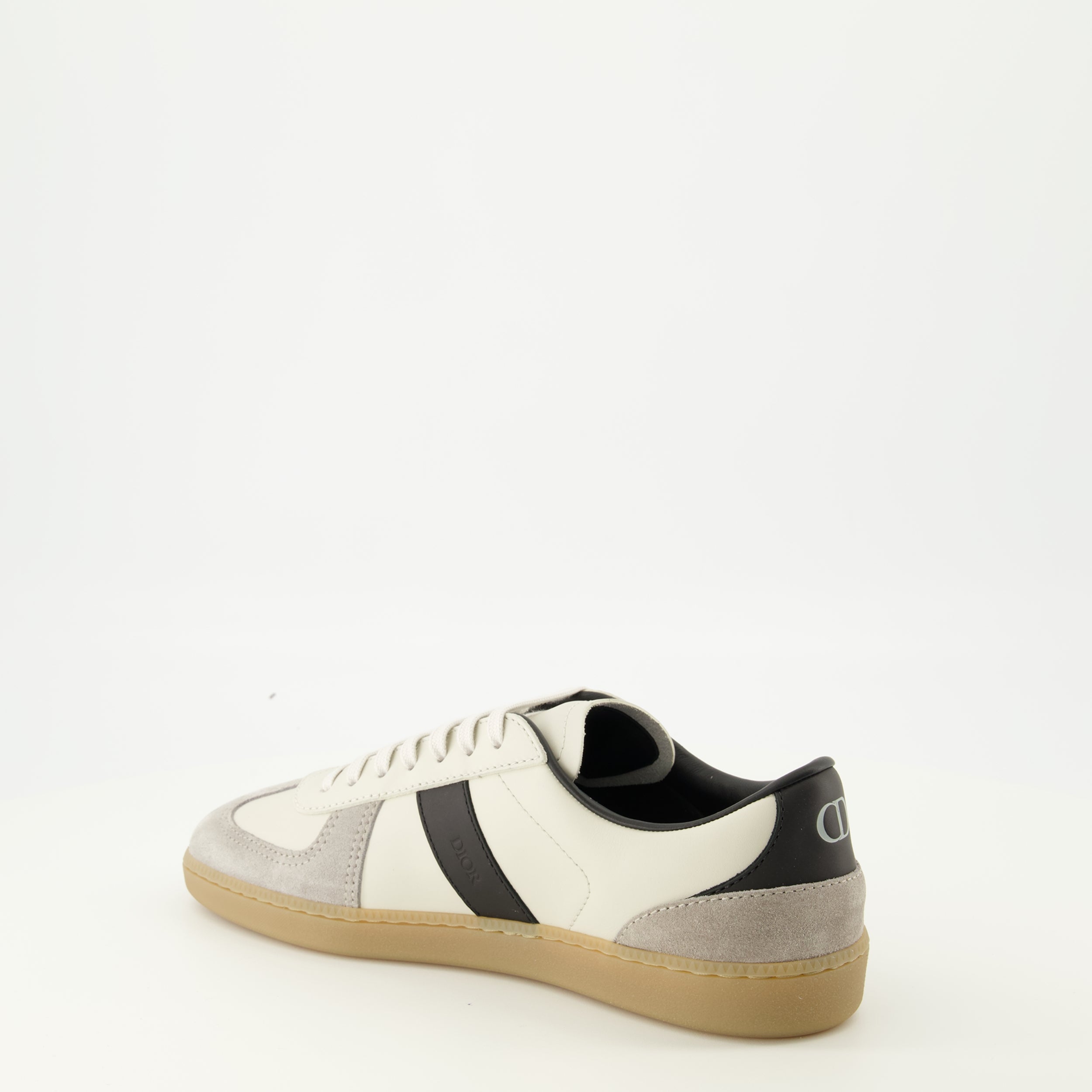 Bild des B01 Sneakers von Dior für Herren - Herbst-Winter 2025 - Dreiviertelansicht von hinten rechts