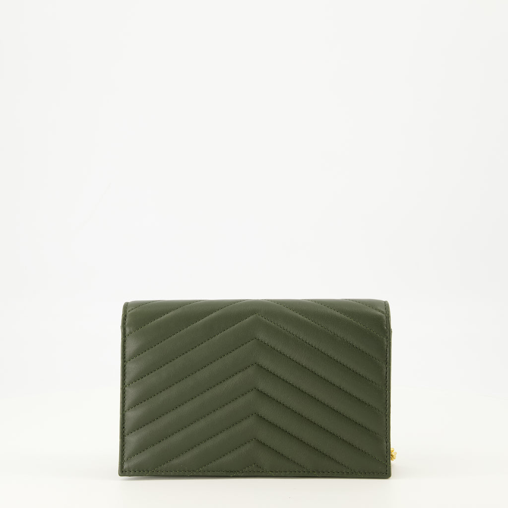 Image de l'article Portefeuille Enveloppe Cassandre kaki de la marque Saint Laurent pour Femme - Saison Printemps-Été 2026 - Vue de Dos