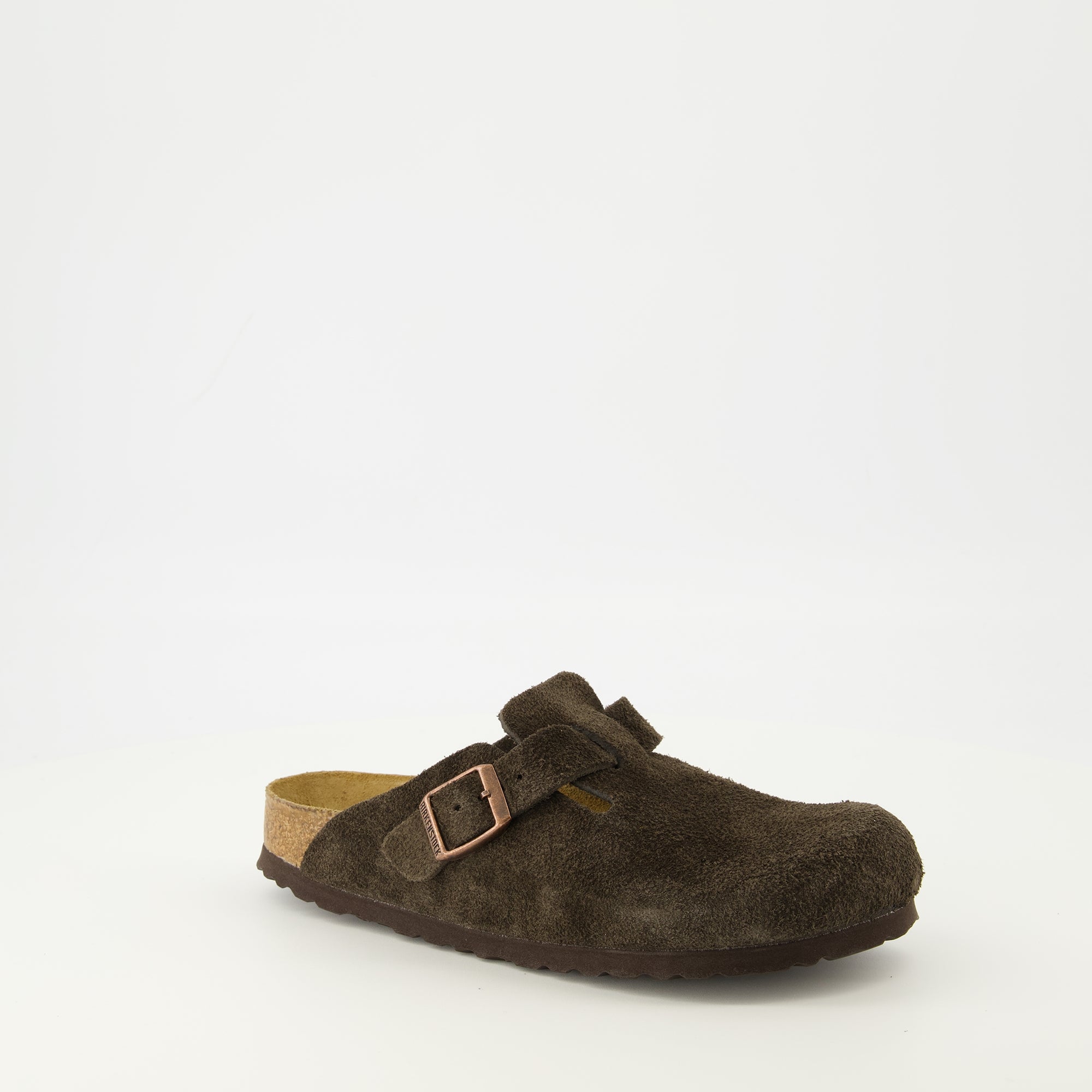 Image de l'article Mules Boston marron de la marque Birkenstock pour Unisex - Saison Printemps-Été 2026 - Vue trois quarts avant droite