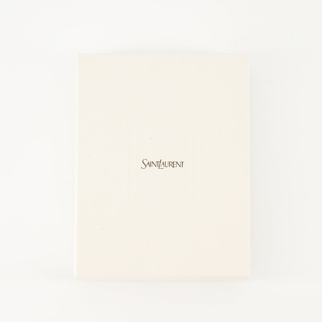 Imagen del porta tarjetas Saint Laurent Paris de la marca Saint Laurent para Hombre - Temporada Otoño-Invierno 2025 - Vista Detallada_3
