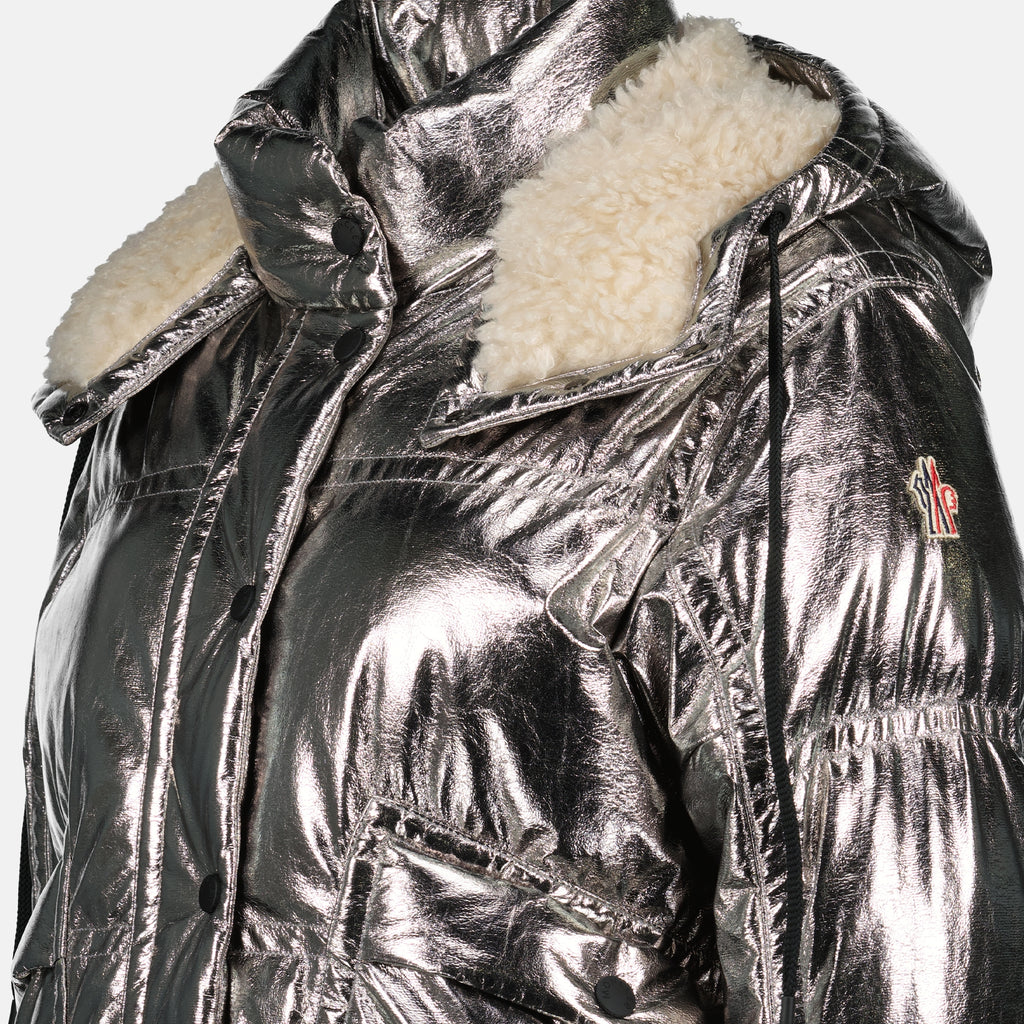 Image of the Metallic Calaque Down Jacket by Moncler Grenoble for Women - Fall-Winter 2025 - Detailed View_1