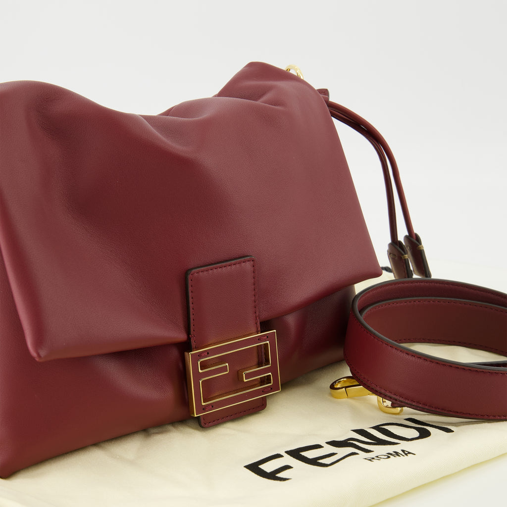 Immagine dell'articolo borsa Mamma Baguette media bordeaux del marchio Fendi per Donna - Stagione Primavera-Estate 2026 - Vista Dettagliata_2