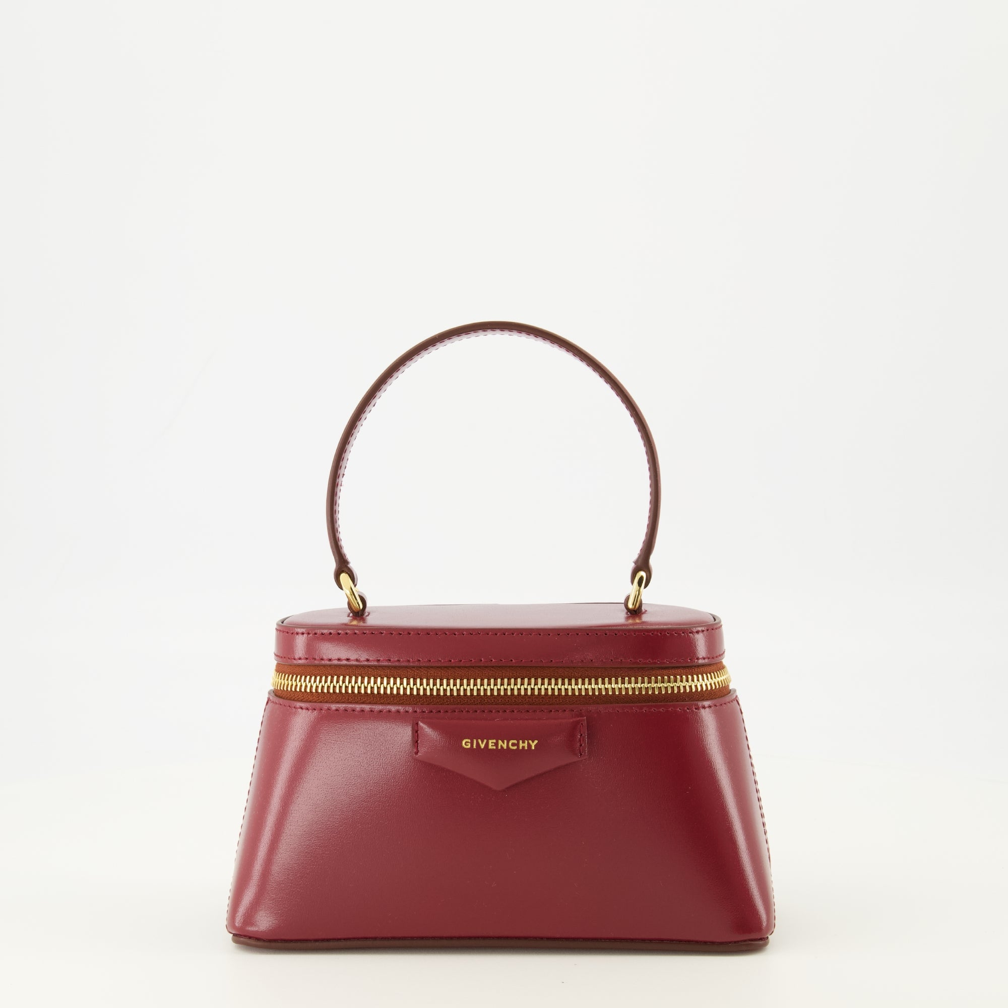 Image de l'article Sac Vanity Antigona en cuir bordeaux de la marque Givenchy pour Femme - Saison Printemps-Été 2026 - Vue de Face