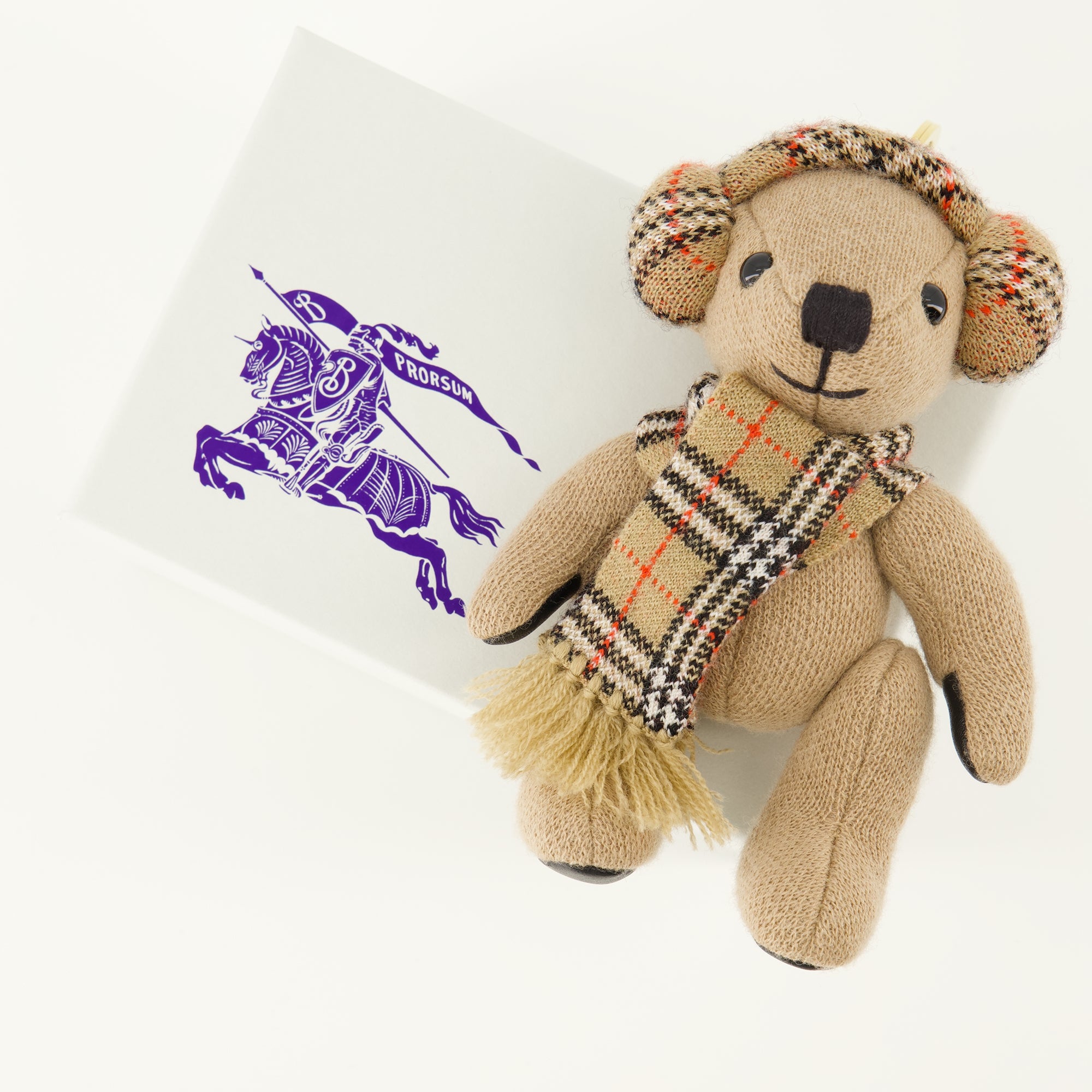 Image of the Burberry Thomas Bear Keychain for Women - Autumn-Winter 2025 - Detailed View_3