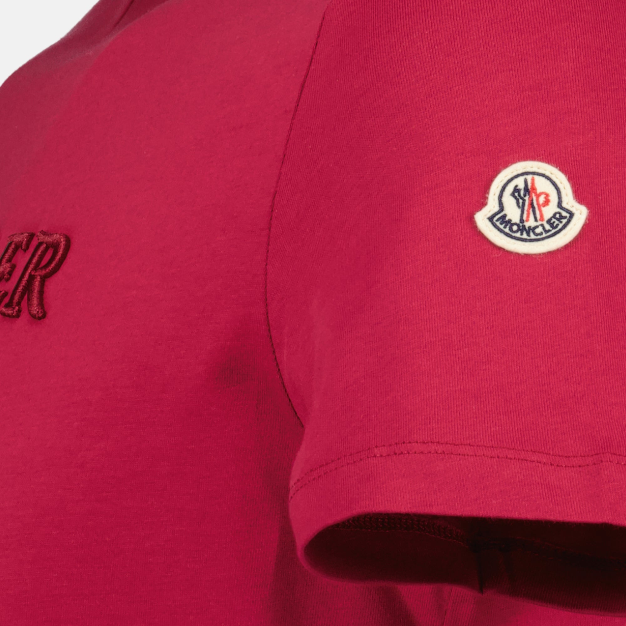 Image de l'article T-shirt logo brodé rouge de la marque Moncler pour Femme - Saison Printemps-Été 2026 - Vue détaillée_2