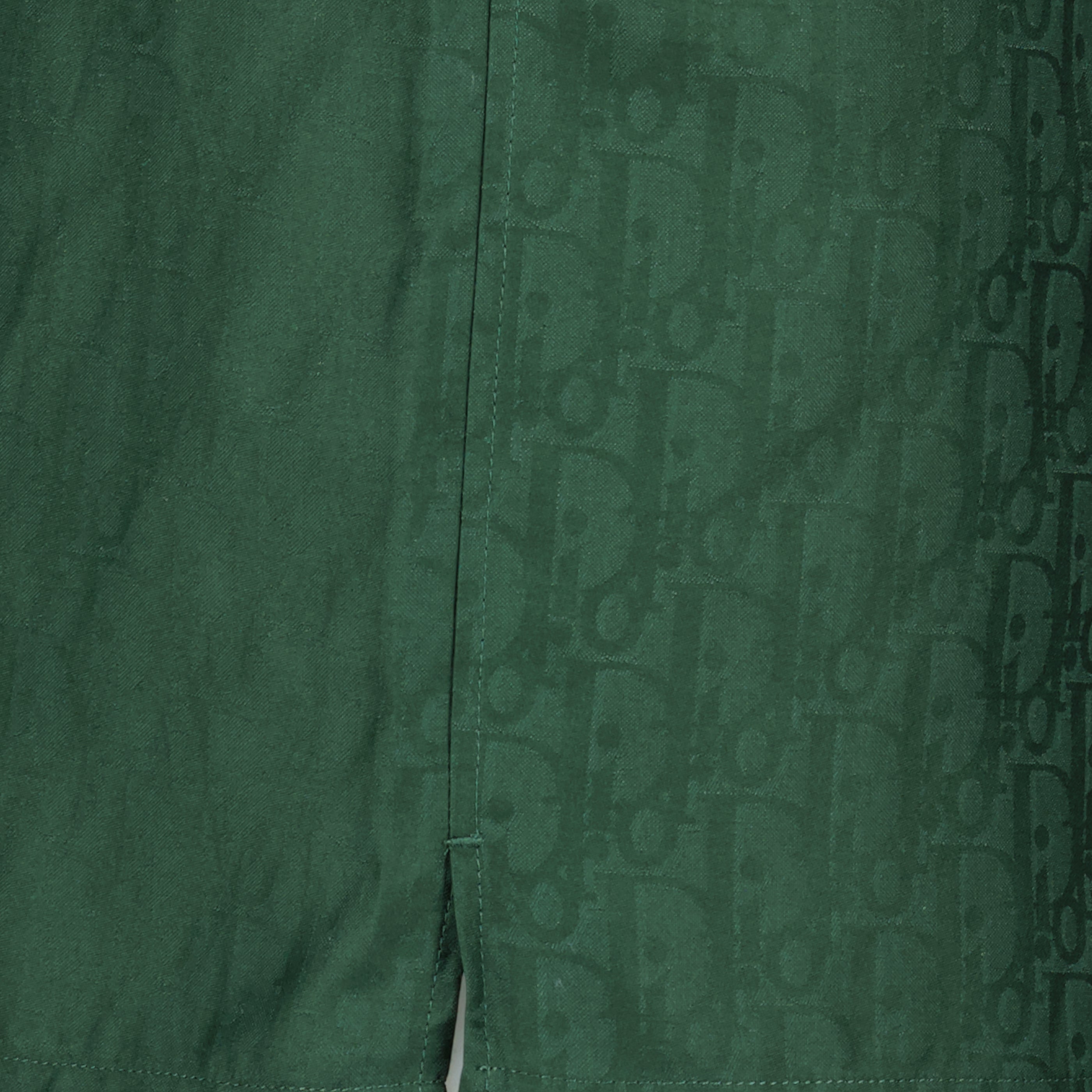 Image de l'article Short Dior Oblique vert en soie de la marque Dior pour Homme - Saison Printemps-Été 2026 - Vue détaillée_2