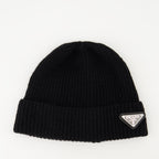 Hats, caps and beanies Bonnet à logo triangle Prada Black Homme