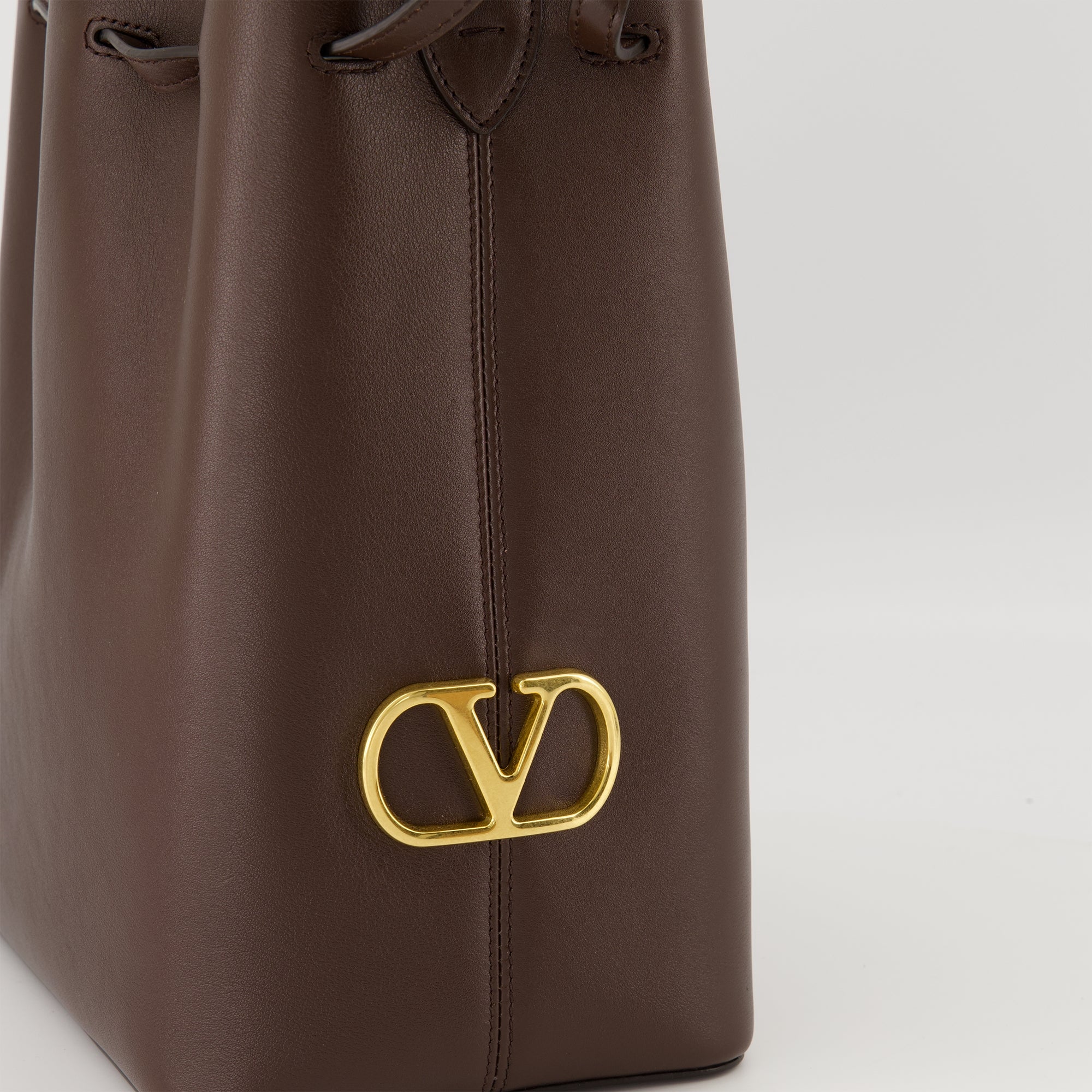 Sacs seau Bucket Bag So Bag Valentino Garavani Marron Femme