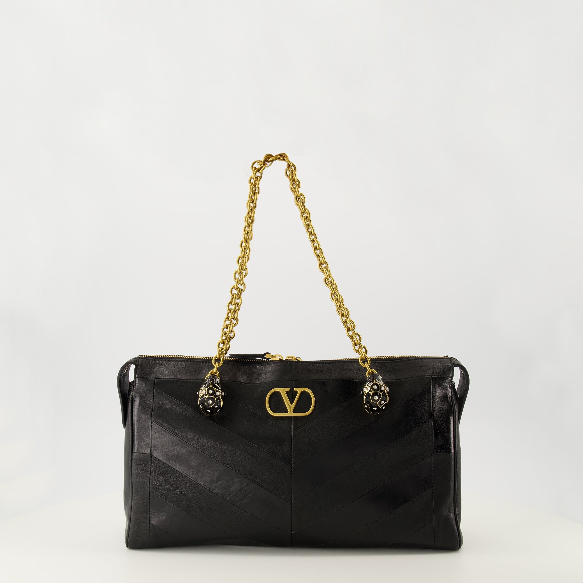 Image de l'article Sac Panthea en cuir noir de la marque Valentino Garavani pour Femme - Saison Automne-Hiver 2025 - Vue de Face