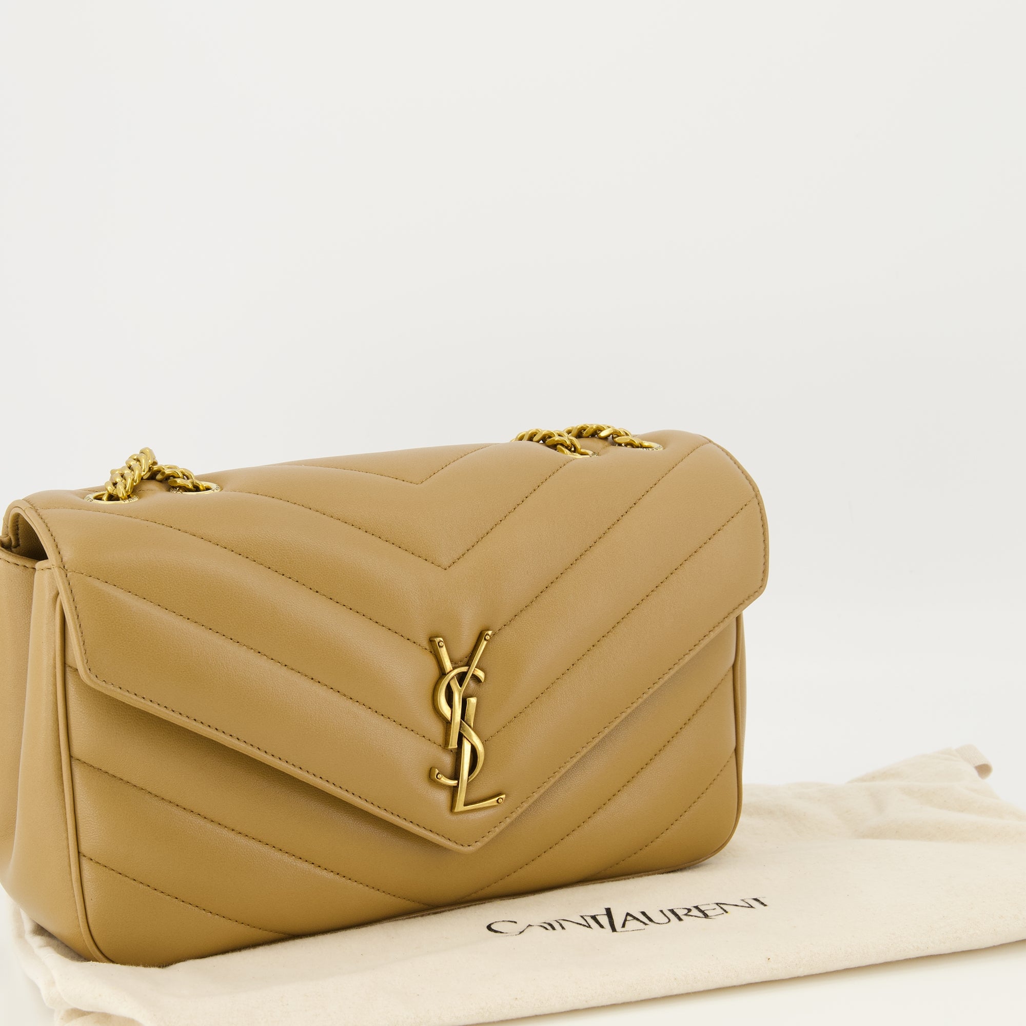 Image of the Saint Laurent Loulou medium beige bag for Women - Autumn-Winter 2025 Season - Detailed View_2