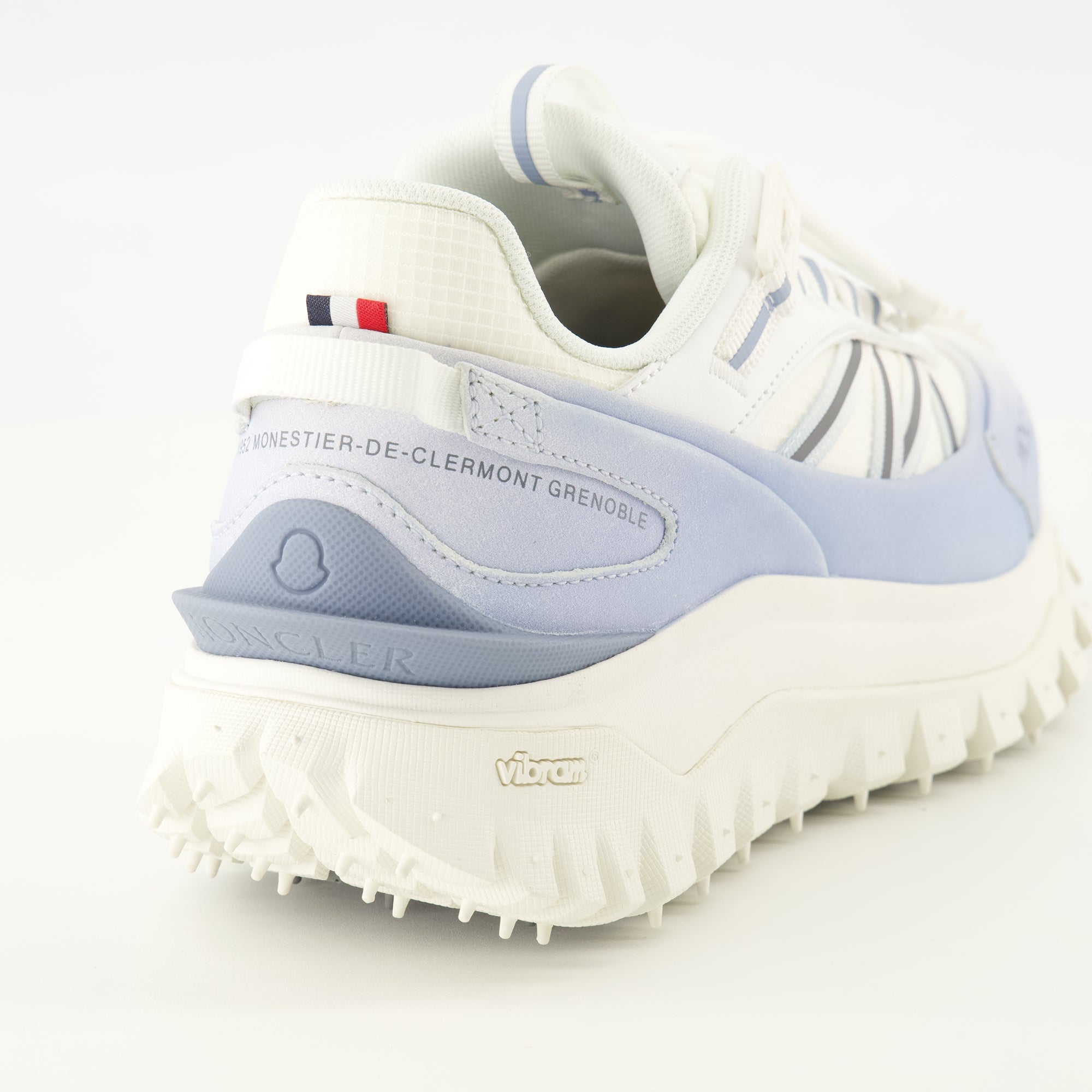 Image de l'article Baskets Trailgrip bleu de la marque Moncler pour Femme - Saison Printemps-Été 2026 - Vue arrière