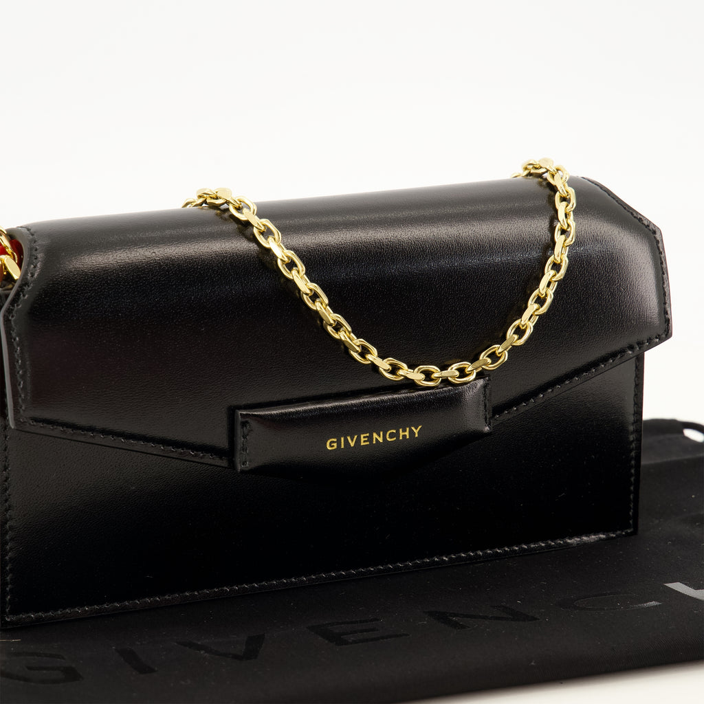 Sacs bandoulière Antigona Schwarze Leder-Pouch Givenchy Noir Femme