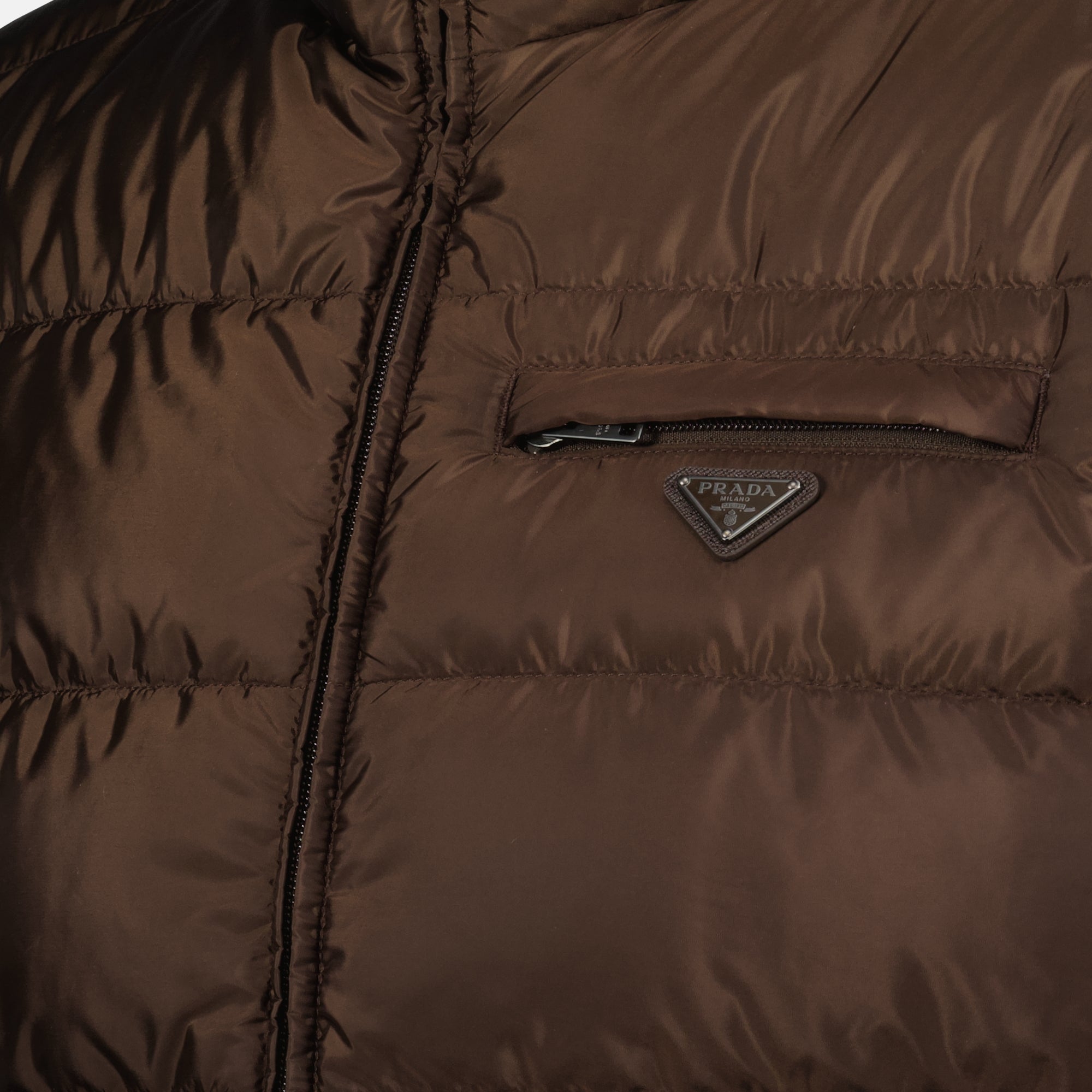 Image de l'article Doudoune sans manches en nylon de la marque Prada pour Homme - Saison Automne-Hiver 2025 - Vue détaillée_3