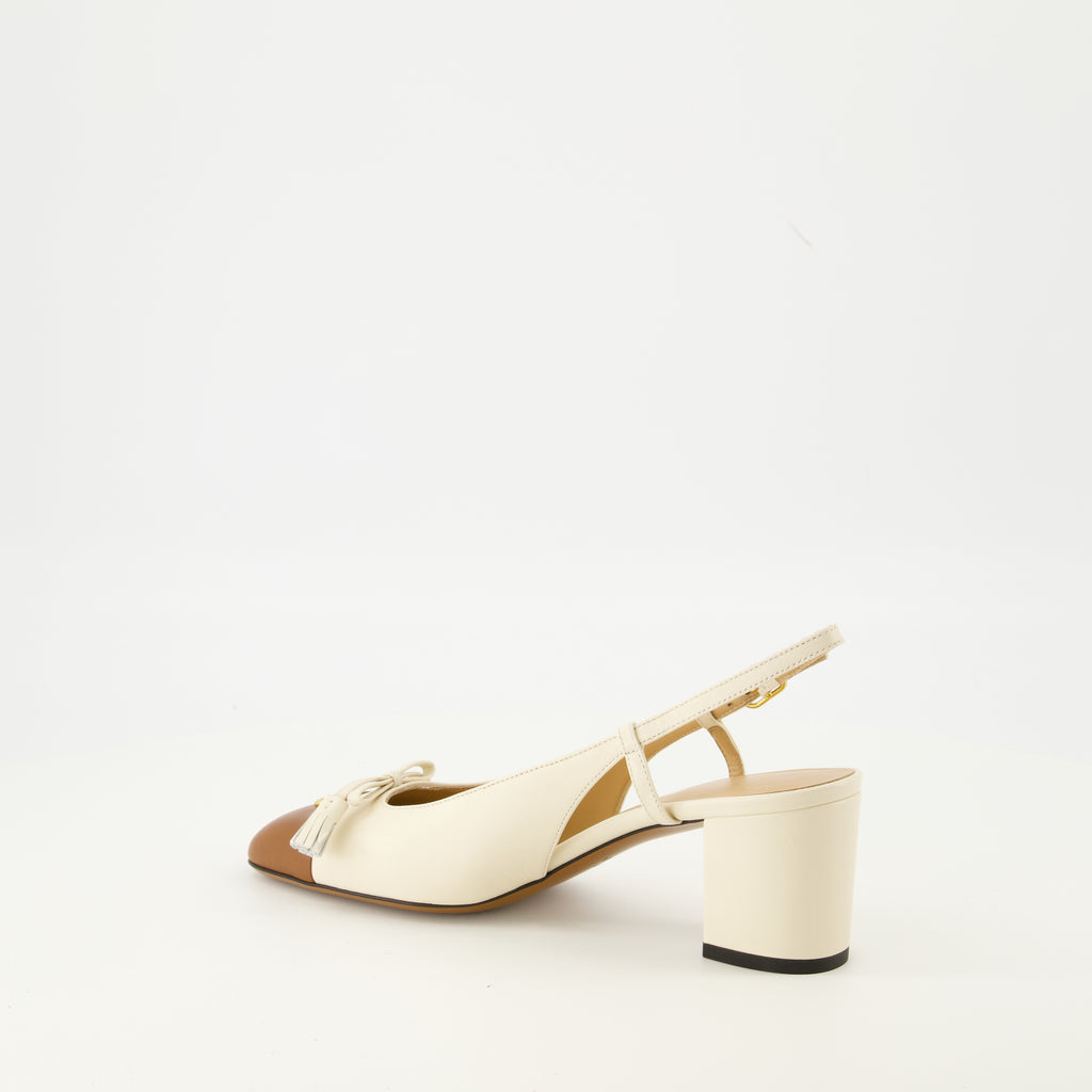 Imagem dos Esacarpins Valet du Roi da marca Valentino Garavani para Mulheres - Temporada Outono-Inverno 2025 - Vista traseira a três quartos direita