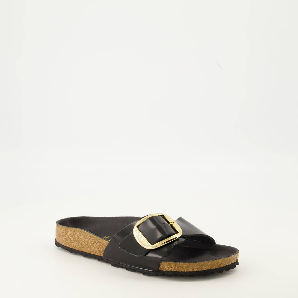 Image de l'article Sandales Madrid Big Buckle de la marque Birkenstock pour Femme - Saison Automne-Hiver 2025 - Vue trois quarts avant droite