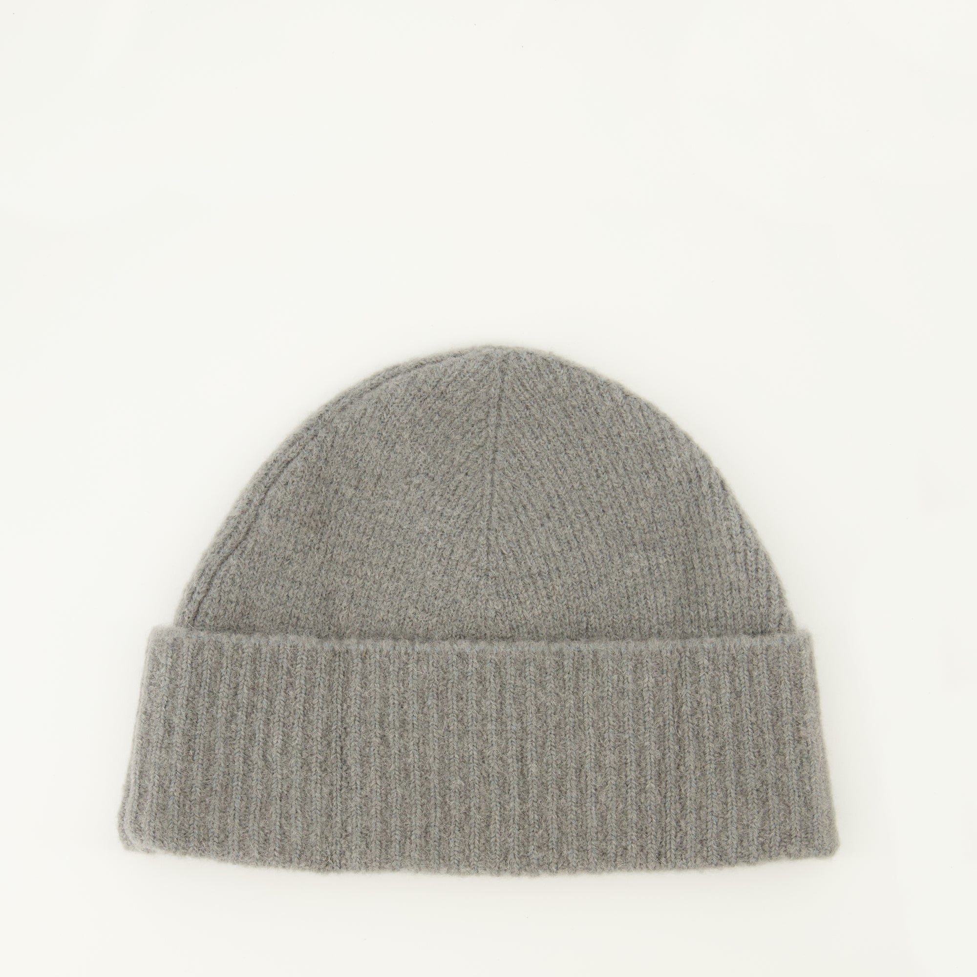 Image of the Ami de coeur beanie from the brand Ami PARIS for Unisex - Autumn-Winter 2025 - Back View