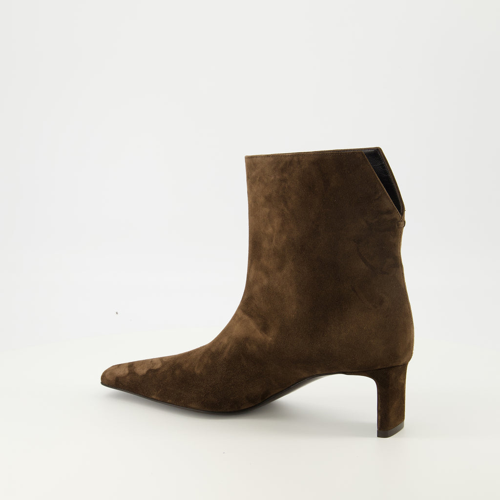 Image de l'article Bottines Ona marron de la marque Khaite pour Femme - Saison Automne-Hiver 2025 - Vue trois quarts arrière droite