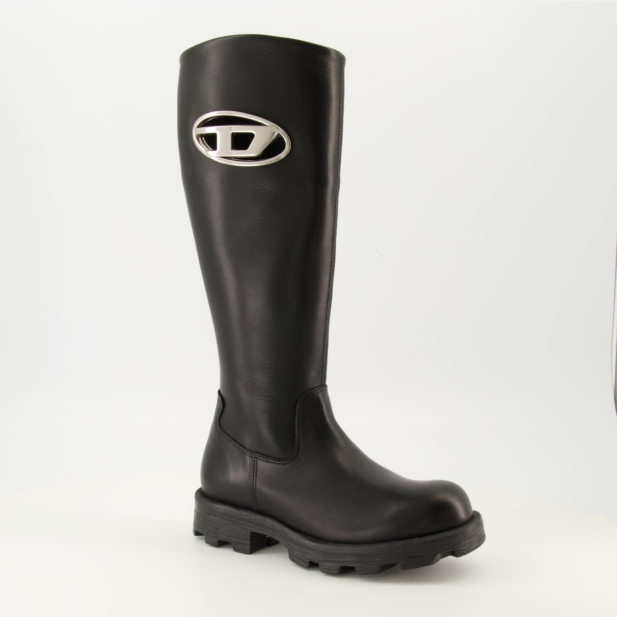 Image of the Diesel D-Hammer Boots for Women - Fall-Winter 2025 - Three-quarter front right view