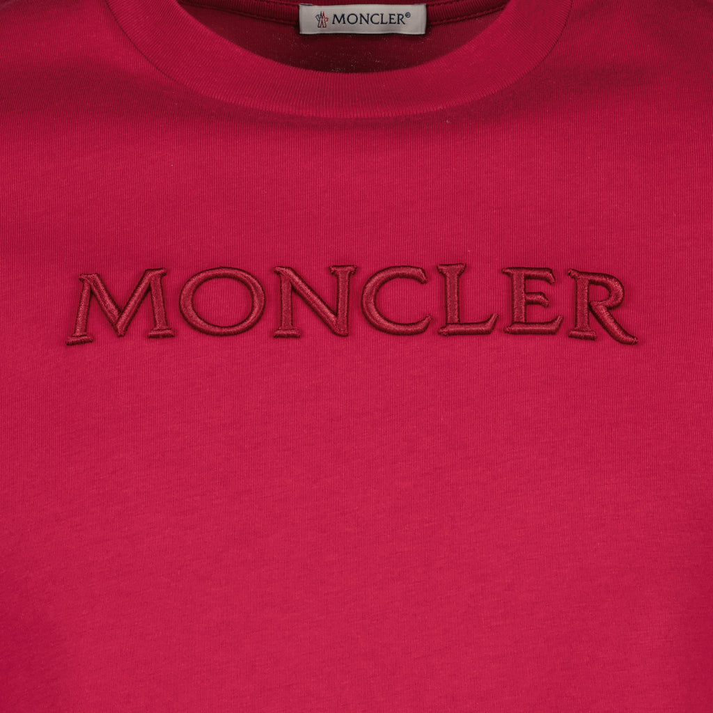 Immagine della maglietta rossa con logo ricamato del brand Moncler per Donna - Collezione Primavera-Estate 2026 - Vista Dettagliata_1