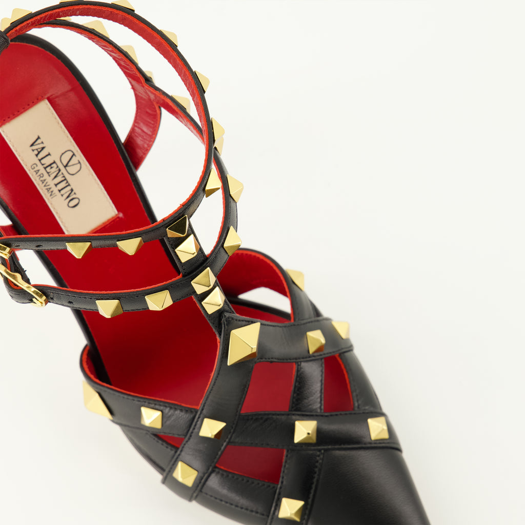 Escarpins Zapatos de tacón Rockstud en piel negra y roja Valentino Garavani Noir Femme