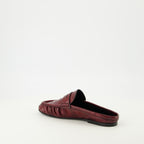 Immagine delle Mules Loafer bordeaux del marchio Saint Laurent per Donna - Collezione Primavera-Estate 2026 - Vista tre quarti posteriore destra